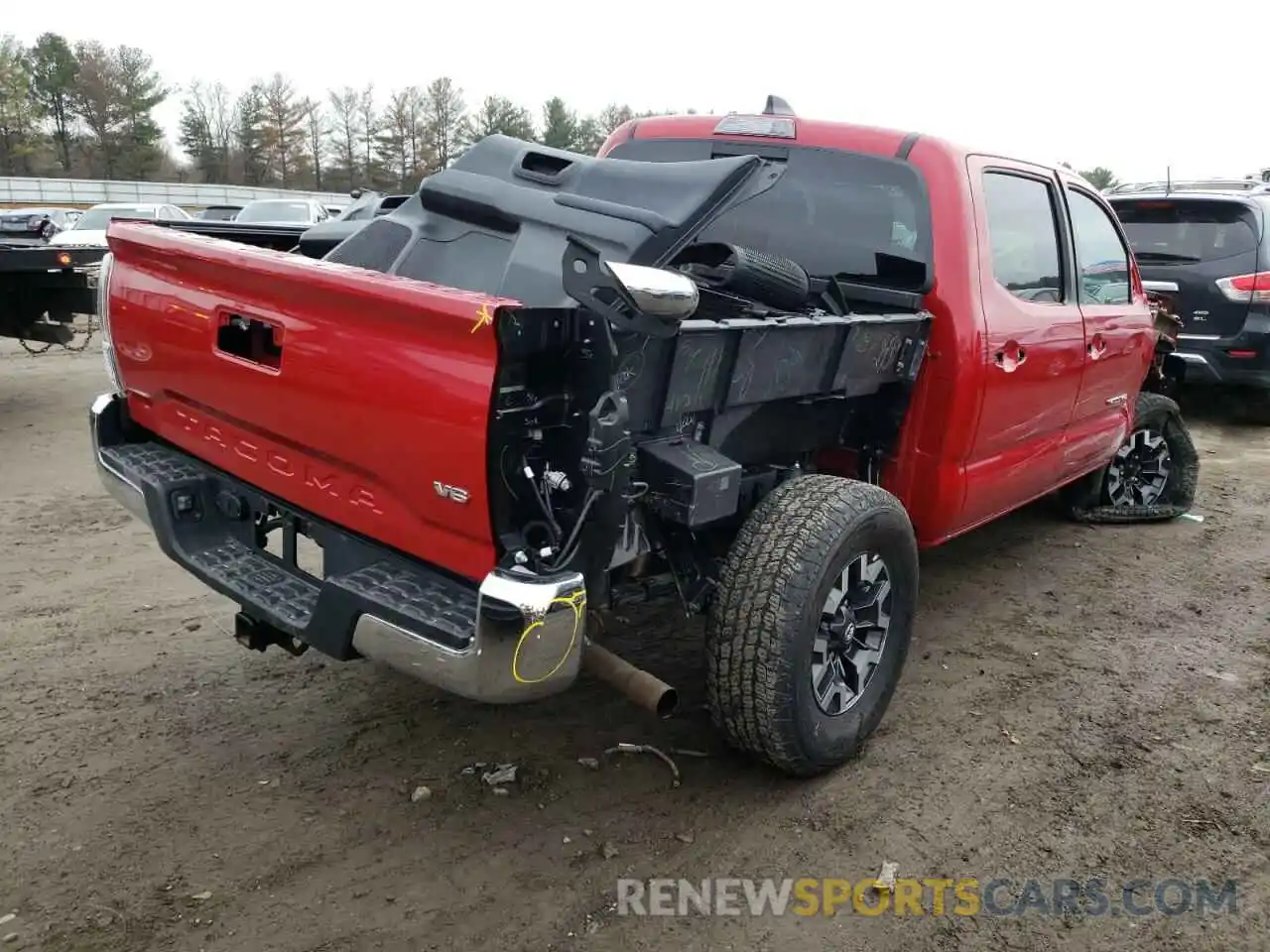 4 Photograph of a damaged car 3TMCZ5AN7MM371427 TOYOTA TACOMA 2021