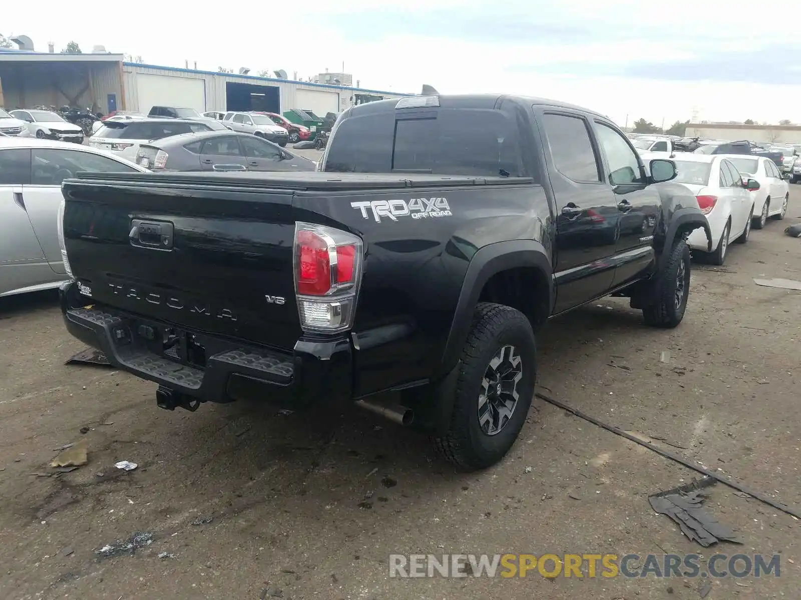 4 Photograph of a damaged car 3TMCZ5AN7MM371573 TOYOTA TACOMA 2021