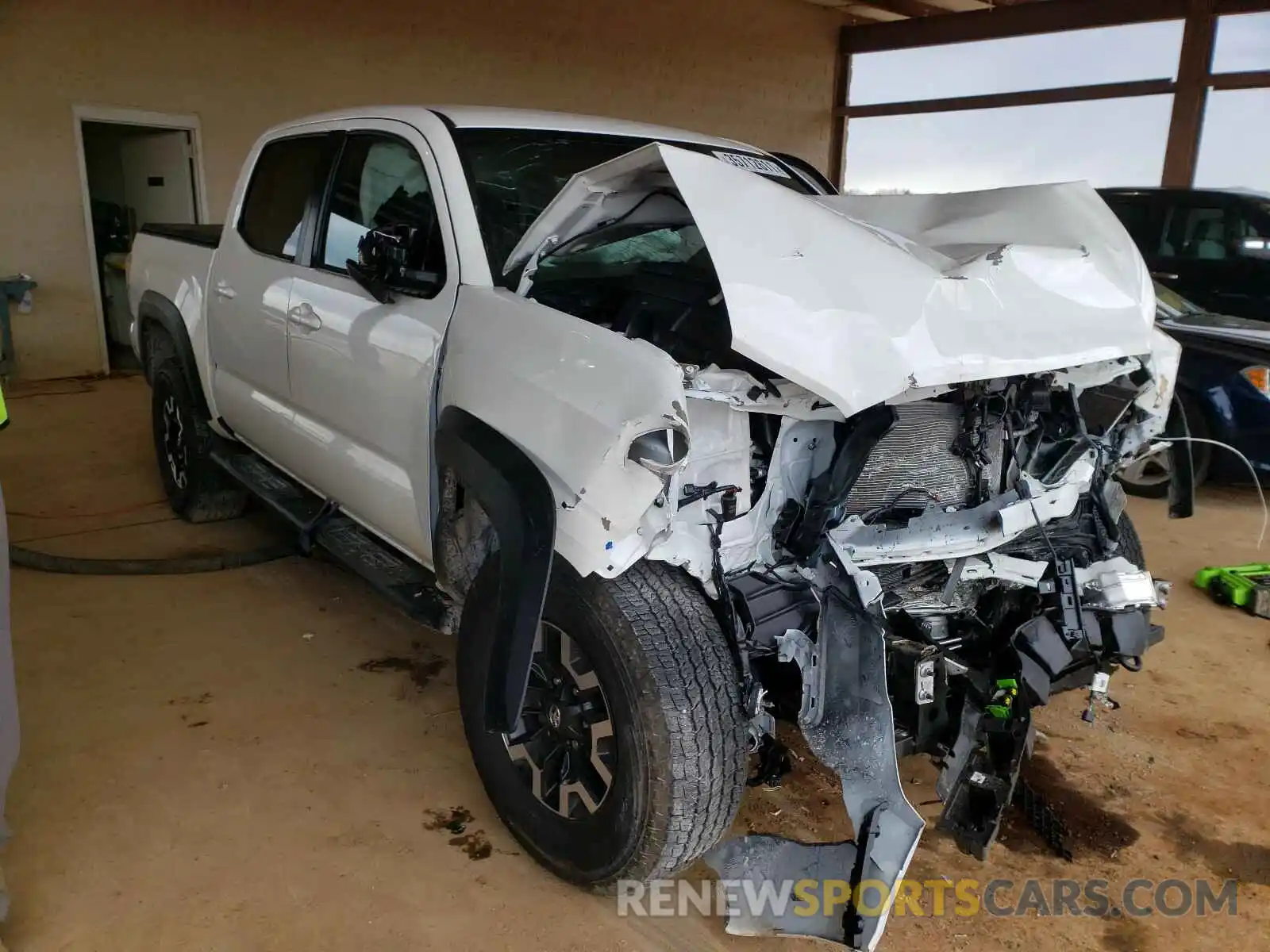 1 Photograph of a damaged car 3TMCZ5AN7MM372769 TOYOTA TACOMA 2021