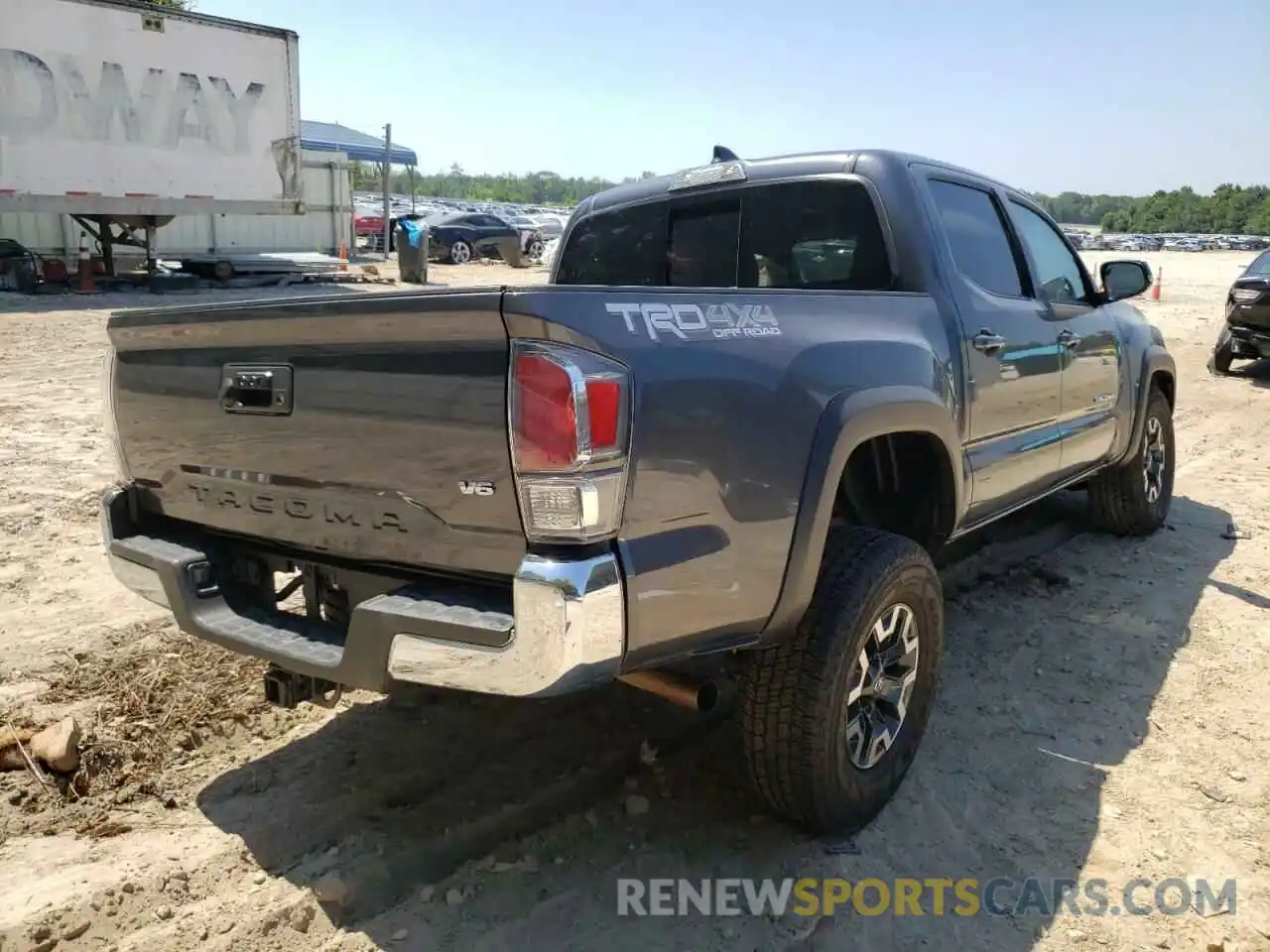 4 Photograph of a damaged car 3TMCZ5AN7MM384212 TOYOTA TACOMA 2021