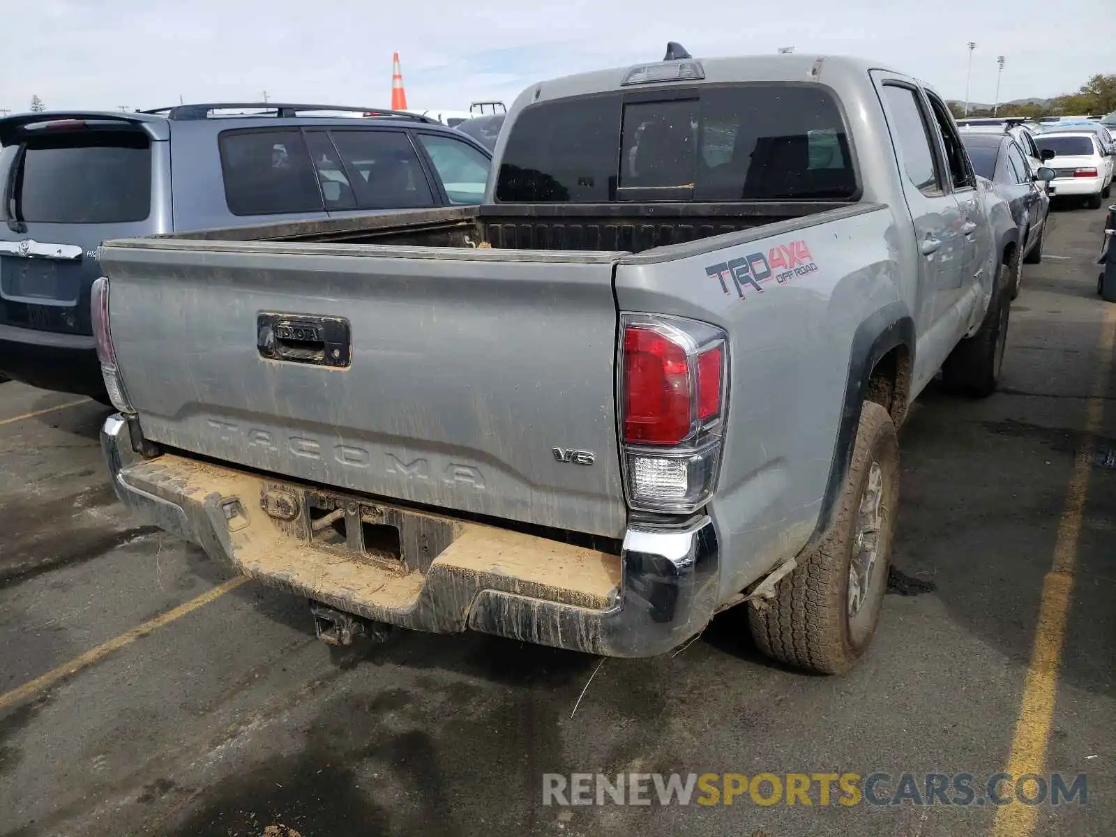 4 Photograph of a damaged car 3TMCZ5AN7MM389135 TOYOTA TACOMA 2021