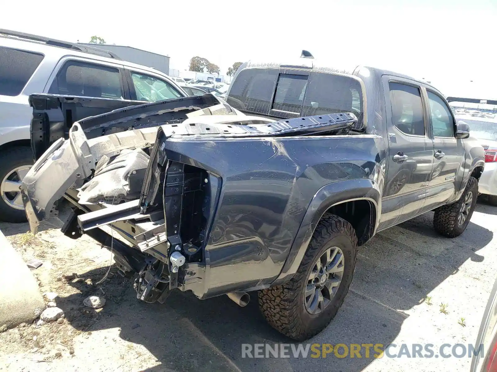 4 Photograph of a damaged car 3TMCZ5AN7MM396506 TOYOTA TACOMA 2021