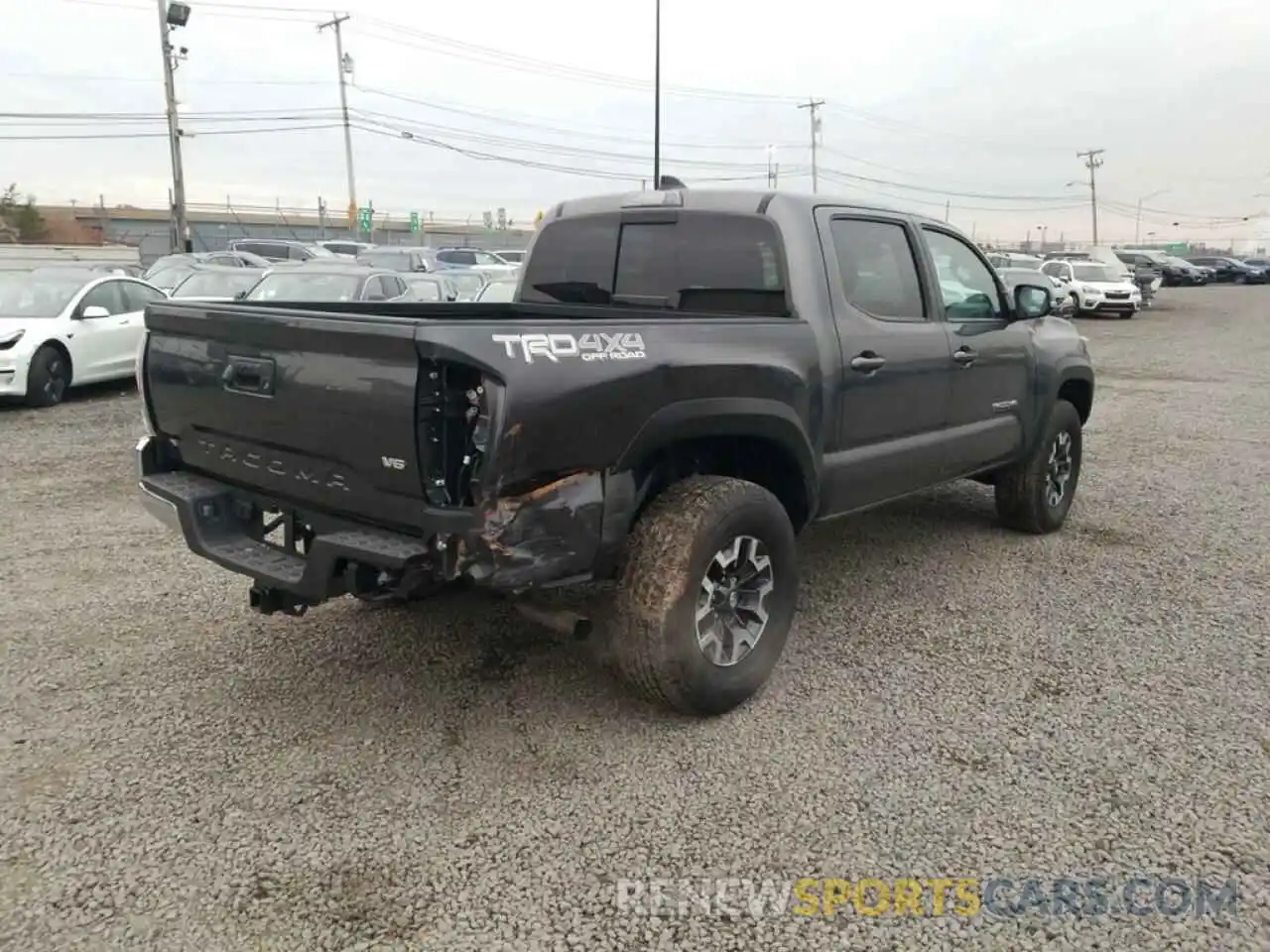 4 Photograph of a damaged car 3TMCZ5AN7MM397493 TOYOTA TACOMA 2021