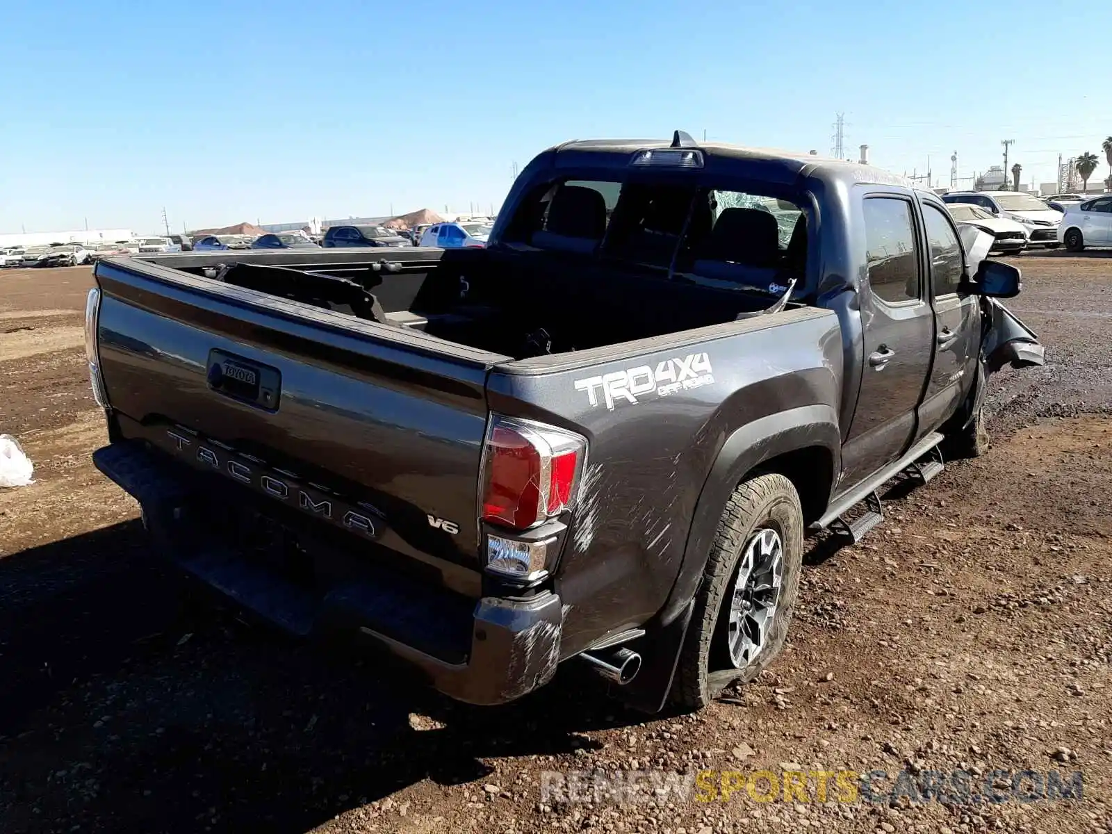 4 Photograph of a damaged car 3TMCZ5AN7MM403602 TOYOTA TACOMA 2021