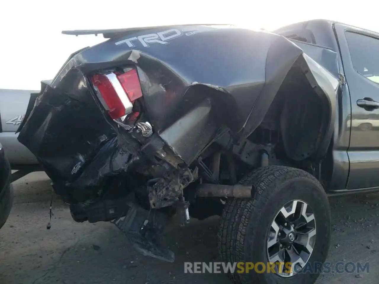 9 Photograph of a damaged car 3TMCZ5AN7MM409223 TOYOTA TACOMA 2021