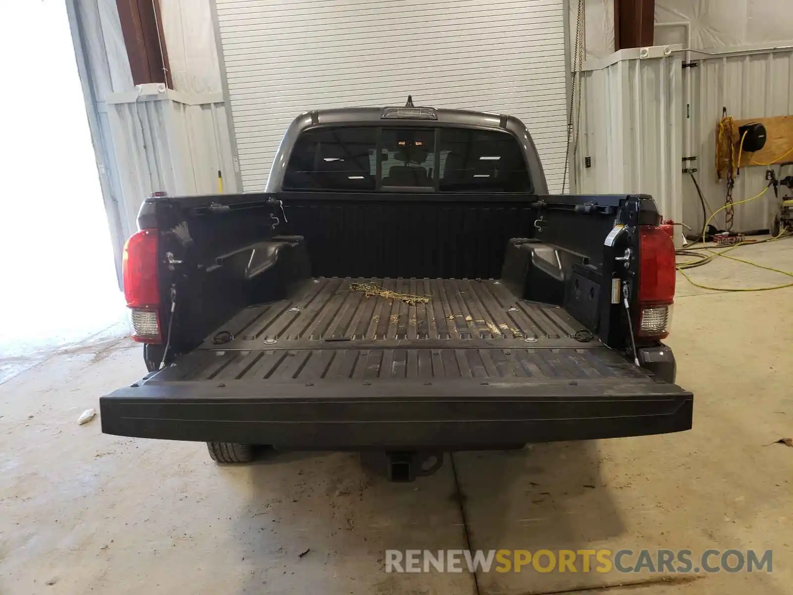 9 Photograph of a damaged car 3TMCZ5AN7MM423977 TOYOTA TACOMA 2021