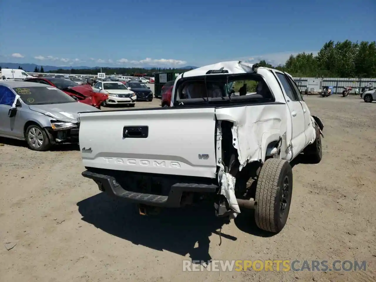 4 Photograph of a damaged car 3TMCZ5AN7MM426216 TOYOTA TACOMA 2021