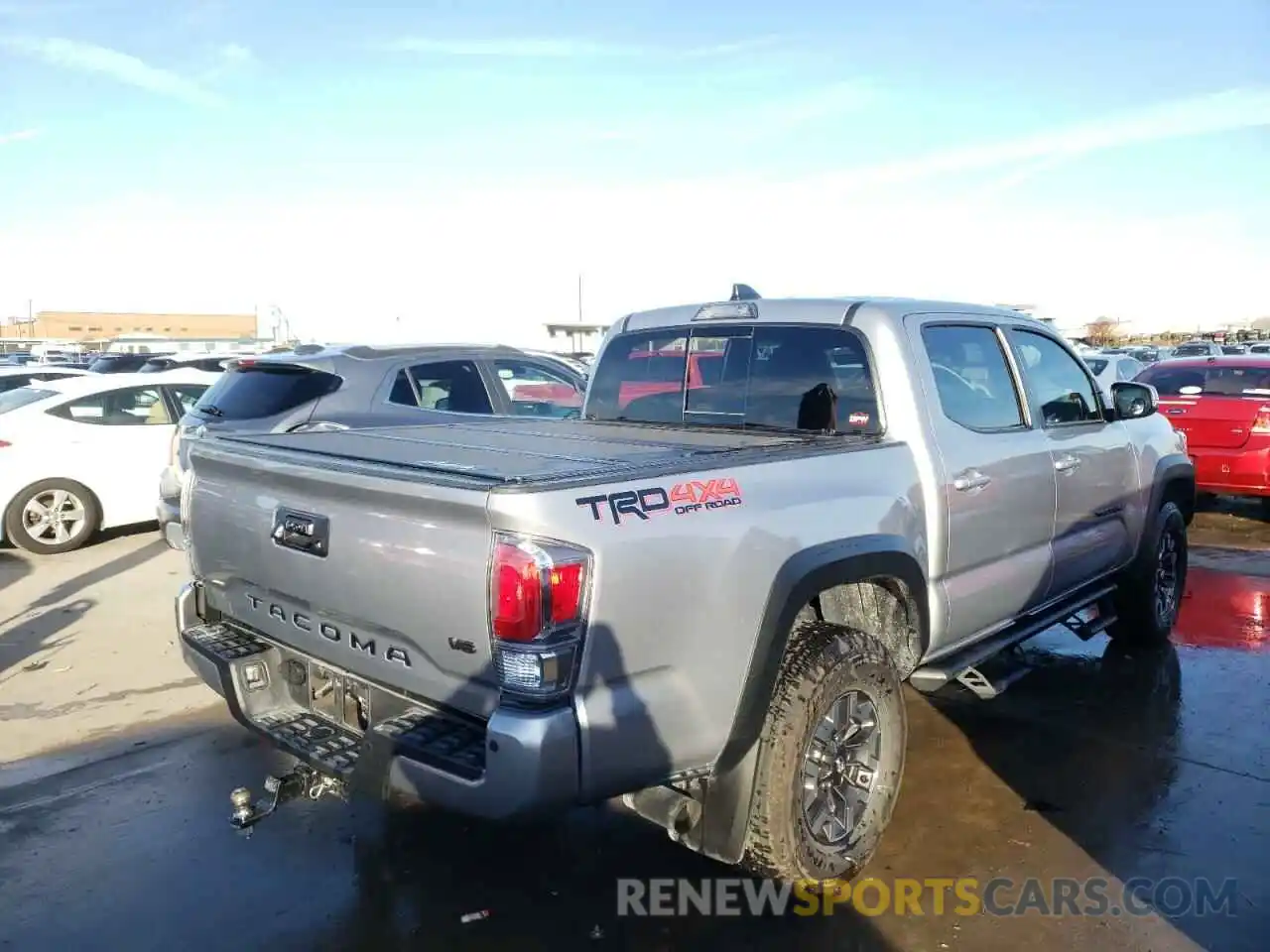 4 Photograph of a damaged car 3TMCZ5AN7MM436311 TOYOTA TACOMA 2021