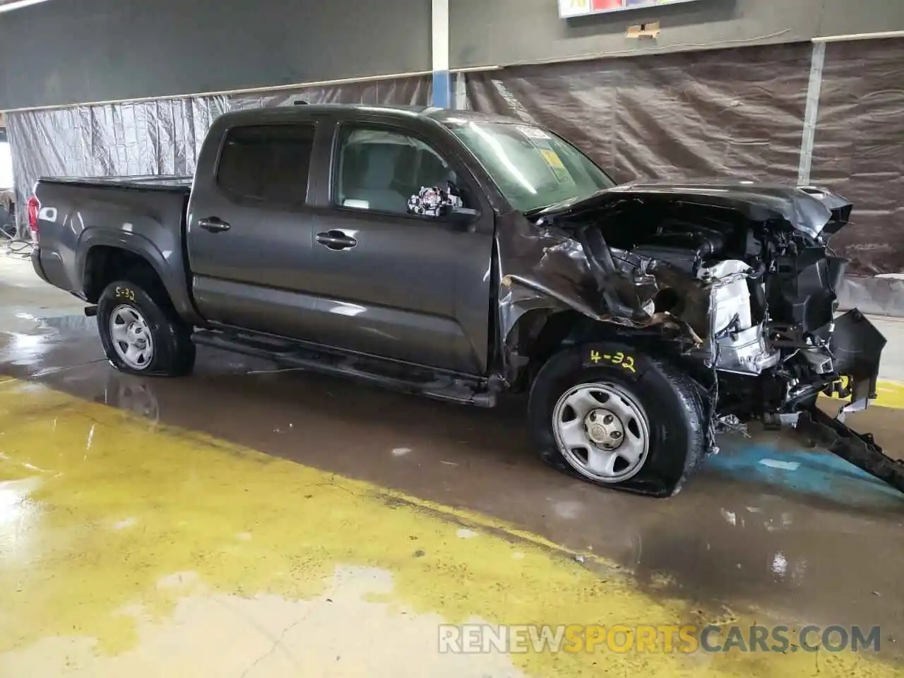 4 Photograph of a damaged car 3TMCZ5AN7MM445672 TOYOTA TACOMA 2021