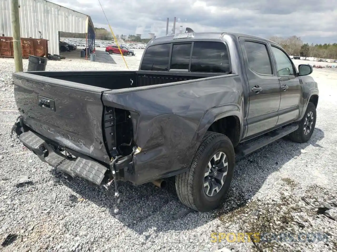 4 Photograph of a damaged car 3TMCZ5AN7MM448359 TOYOTA TACOMA 2021