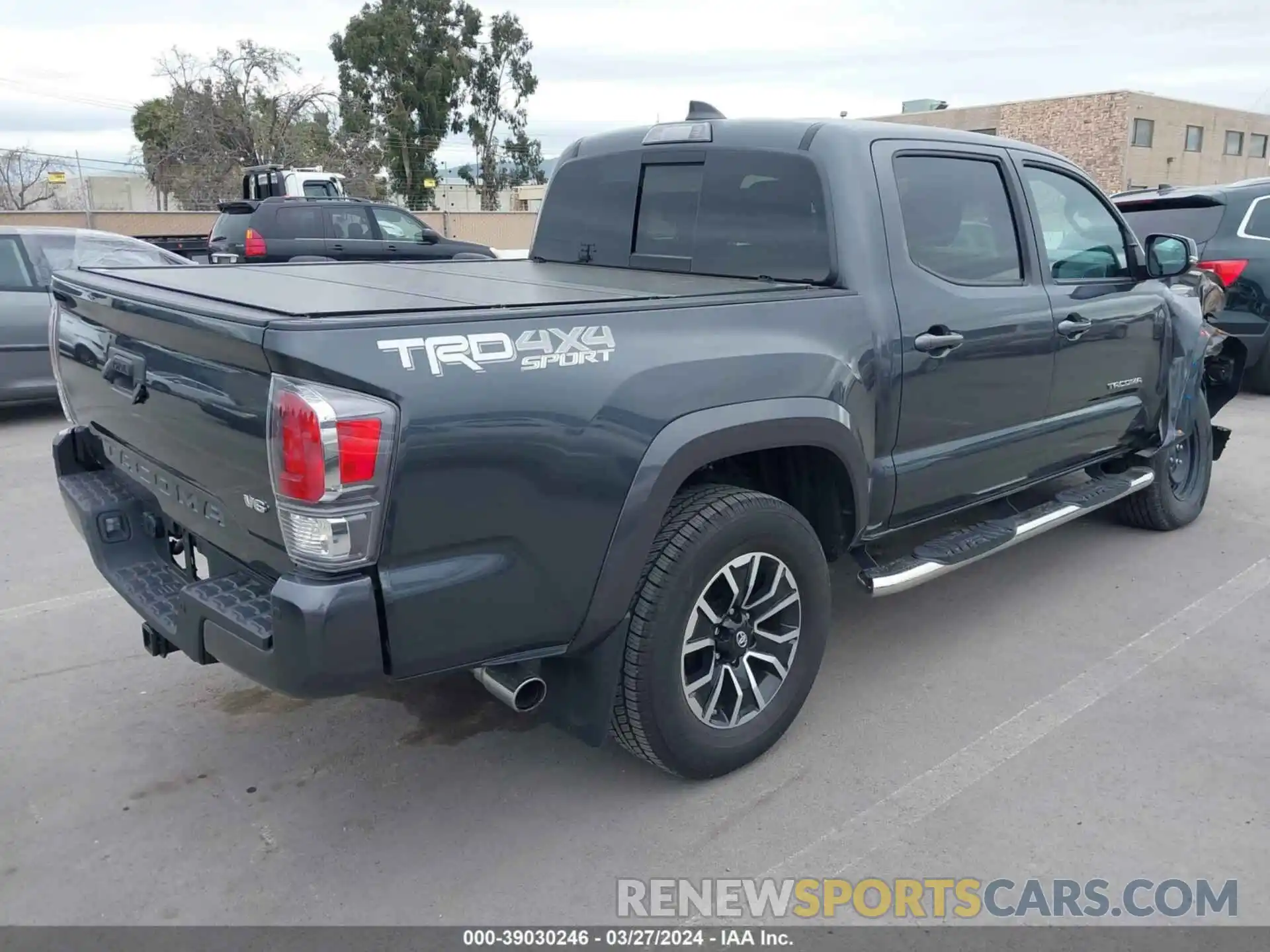 4 Photograph of a damaged car 3TMCZ5AN8MM373400 TOYOTA TACOMA 2021