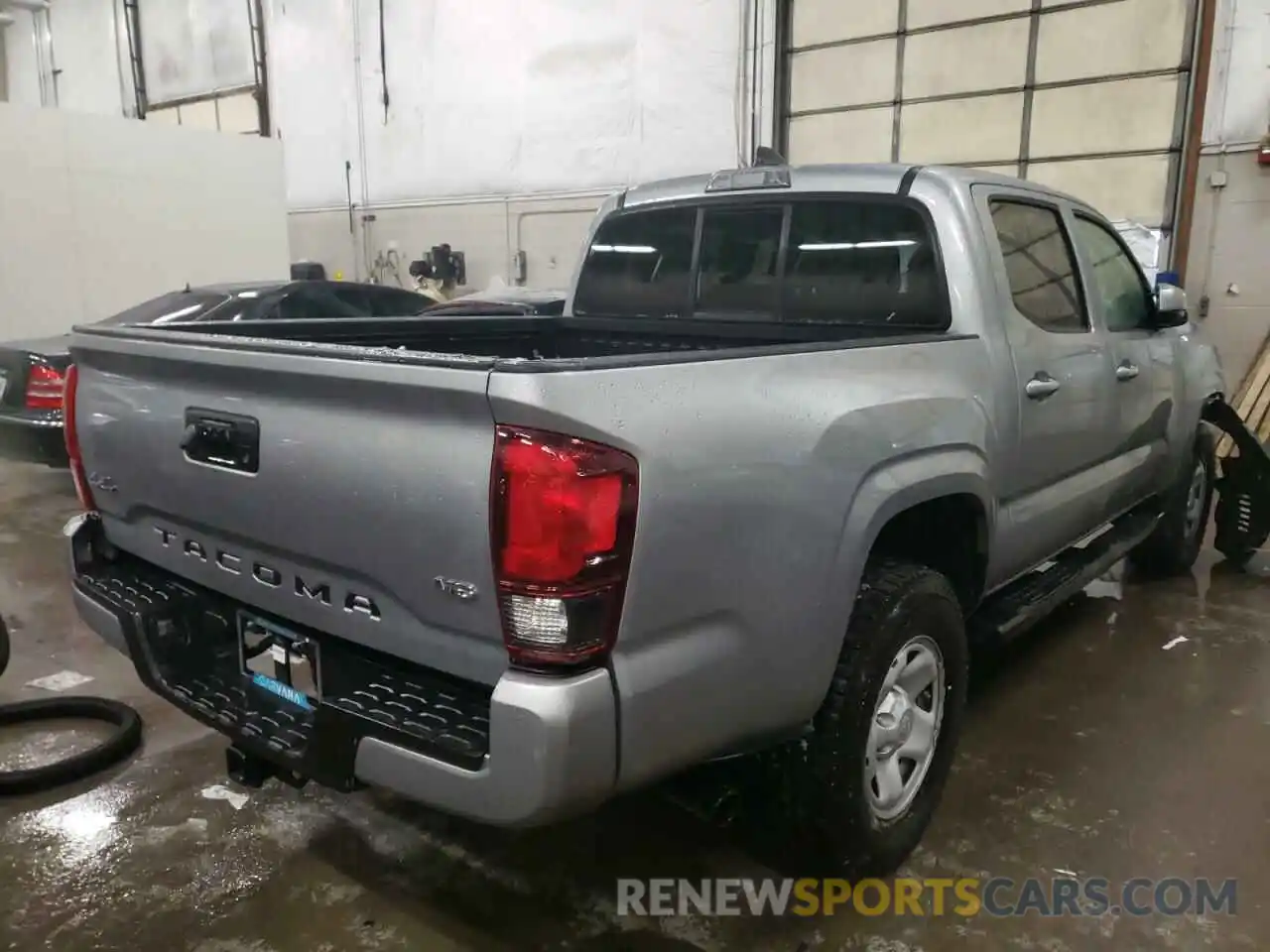 4 Photograph of a damaged car 3TMCZ5AN8MM374627 TOYOTA TACOMA 2021