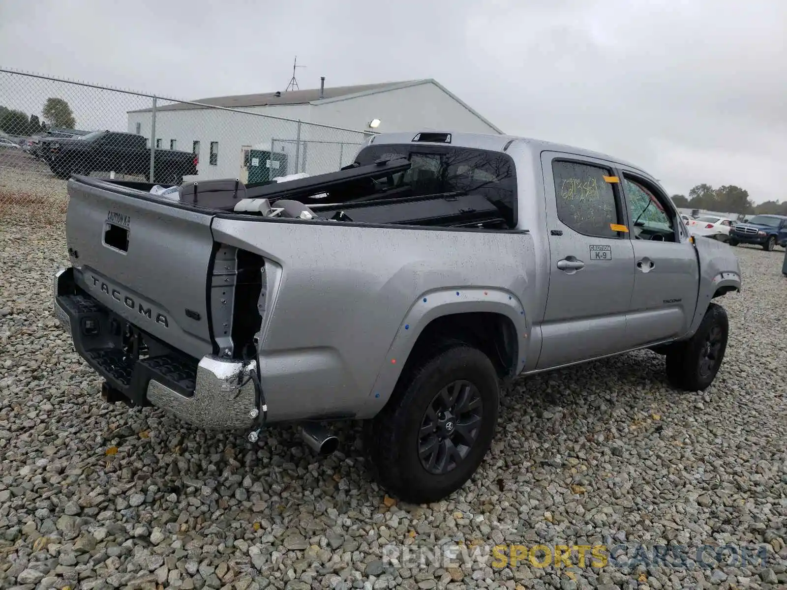 4 Photograph of a damaged car 3TMCZ5AN8MM377902 TOYOTA TACOMA 2021