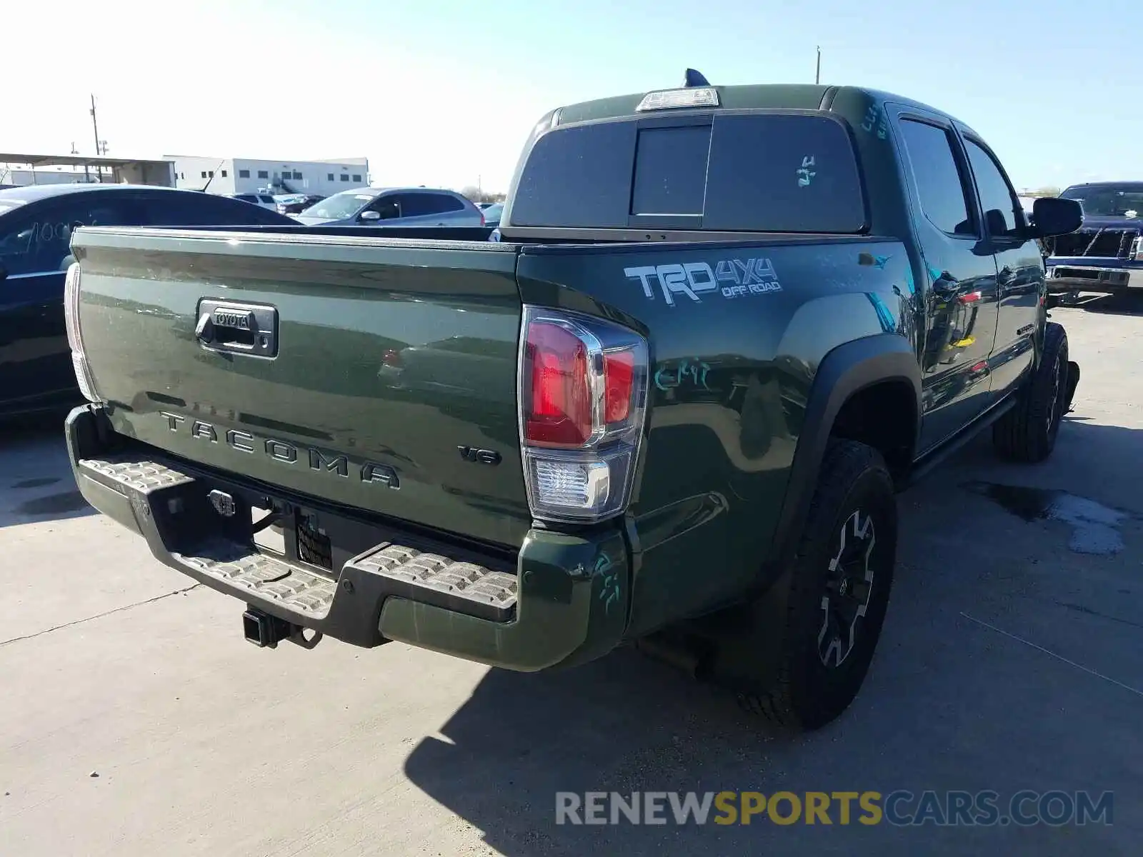 4 Photograph of a damaged car 3TMCZ5AN8MM378418 TOYOTA TACOMA 2021