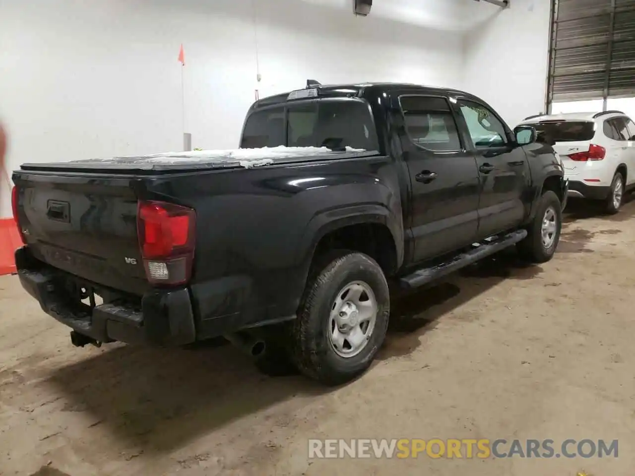 4 Photograph of a damaged car 3TMCZ5AN8MM379004 TOYOTA TACOMA 2021