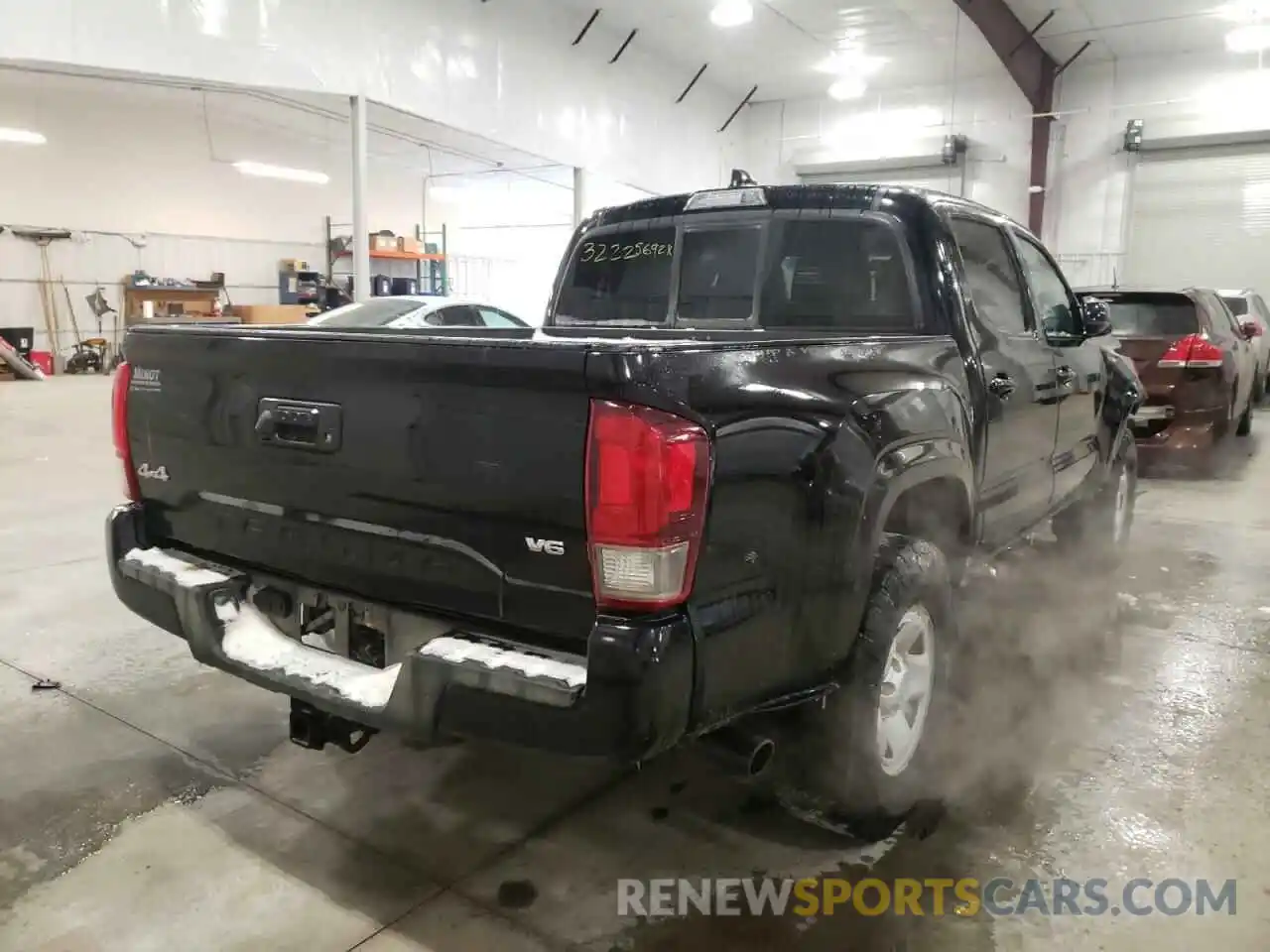 4 Photograph of a damaged car 3TMCZ5AN8MM390245 TOYOTA TACOMA 2021