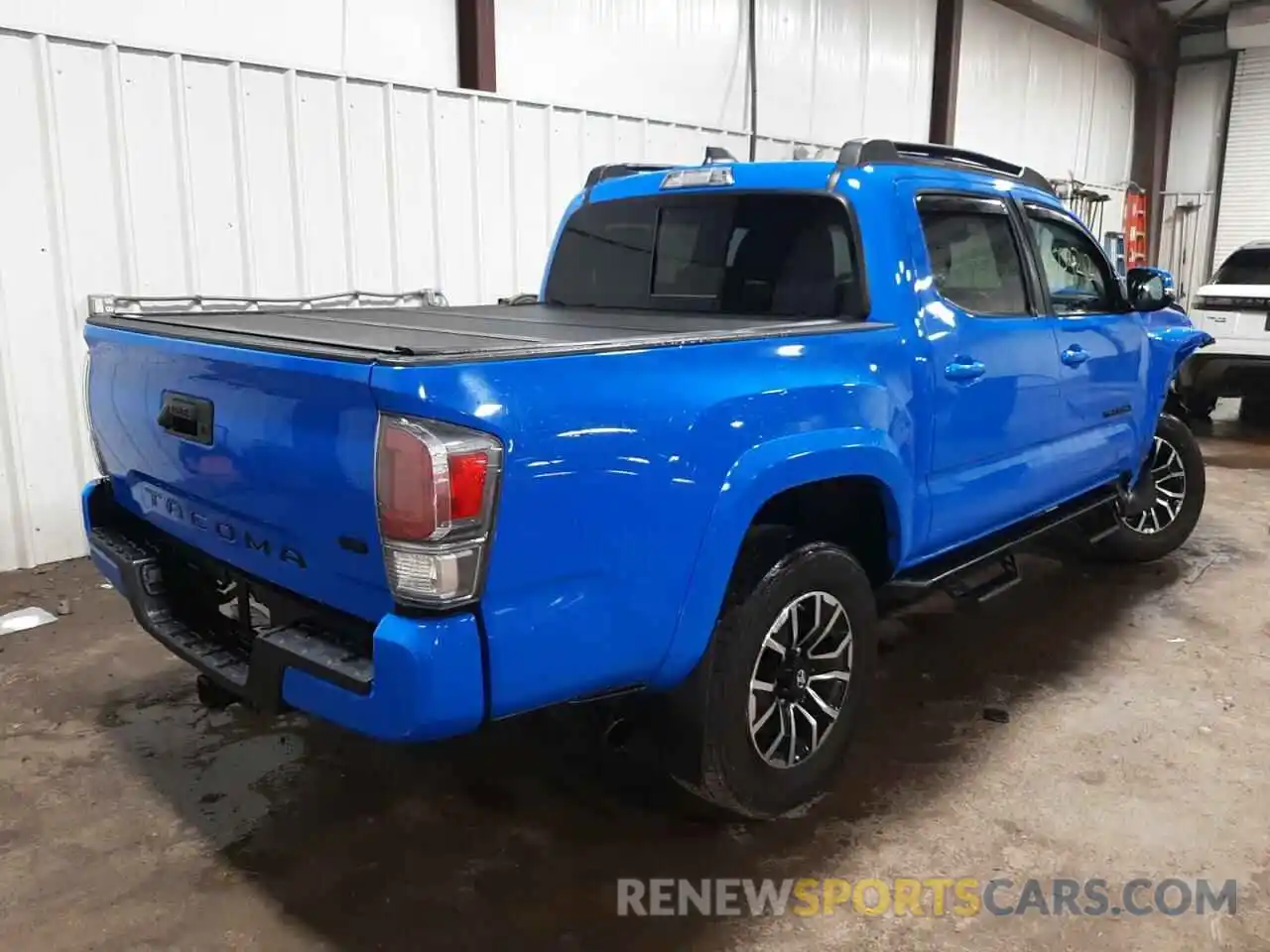 4 Photograph of a damaged car 3TMCZ5AN8MM394327 TOYOTA TACOMA 2021