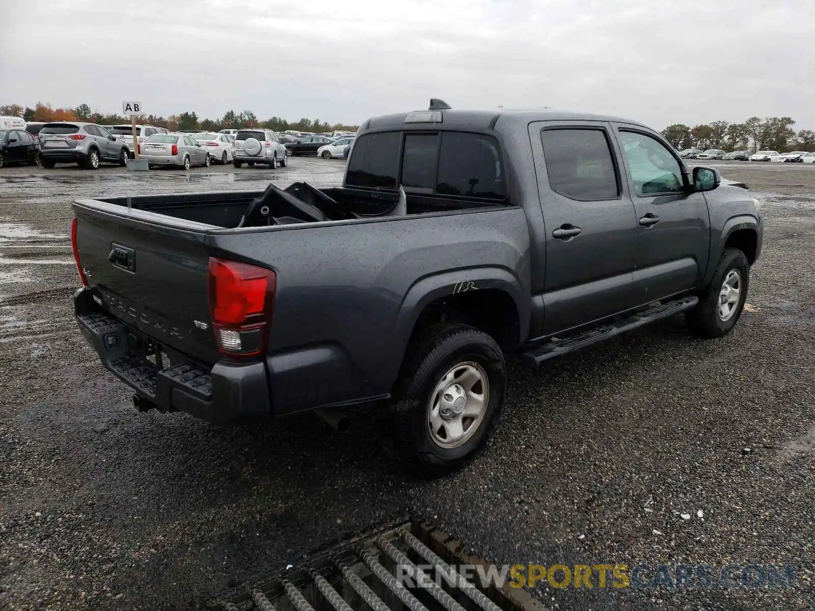 4 Photograph of a damaged car 3TMCZ5AN8MM402202 TOYOTA TACOMA 2021