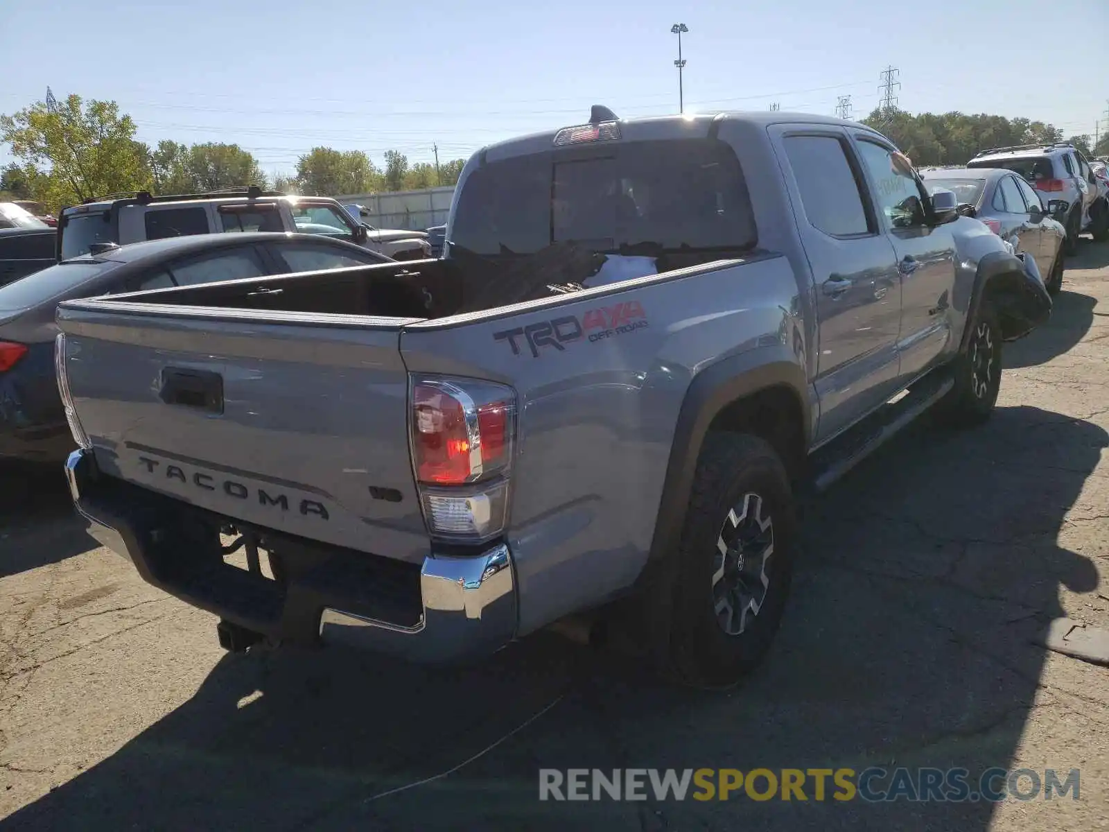 4 Photograph of a damaged car 3TMCZ5AN8MM403138 TOYOTA TACOMA 2021