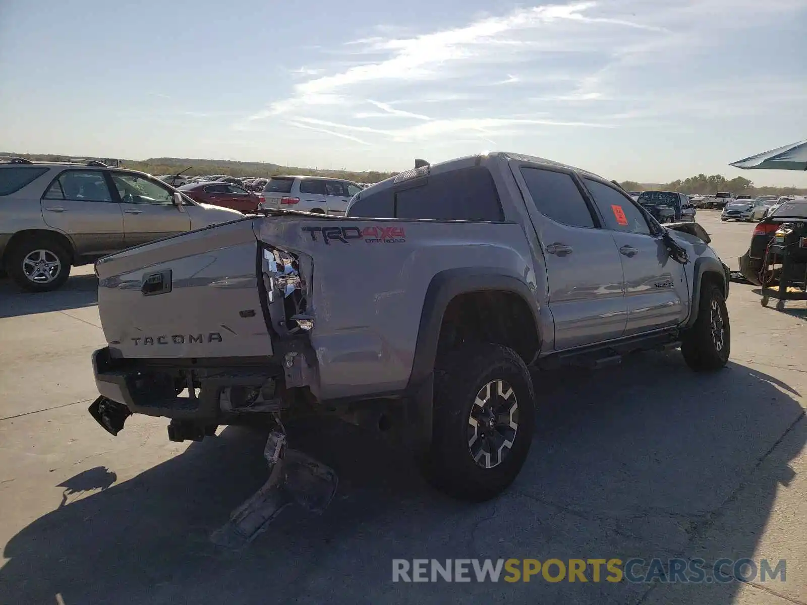 4 Photograph of a damaged car 3TMCZ5AN8MM408551 TOYOTA TACOMA 2021