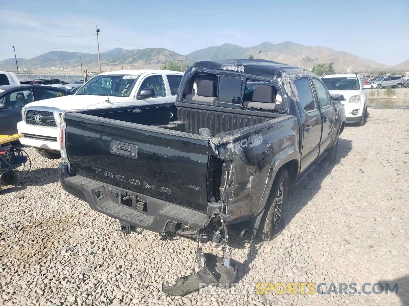 4 Photograph of a damaged car 3TMCZ5AN8MM408954 TOYOTA TACOMA 2021