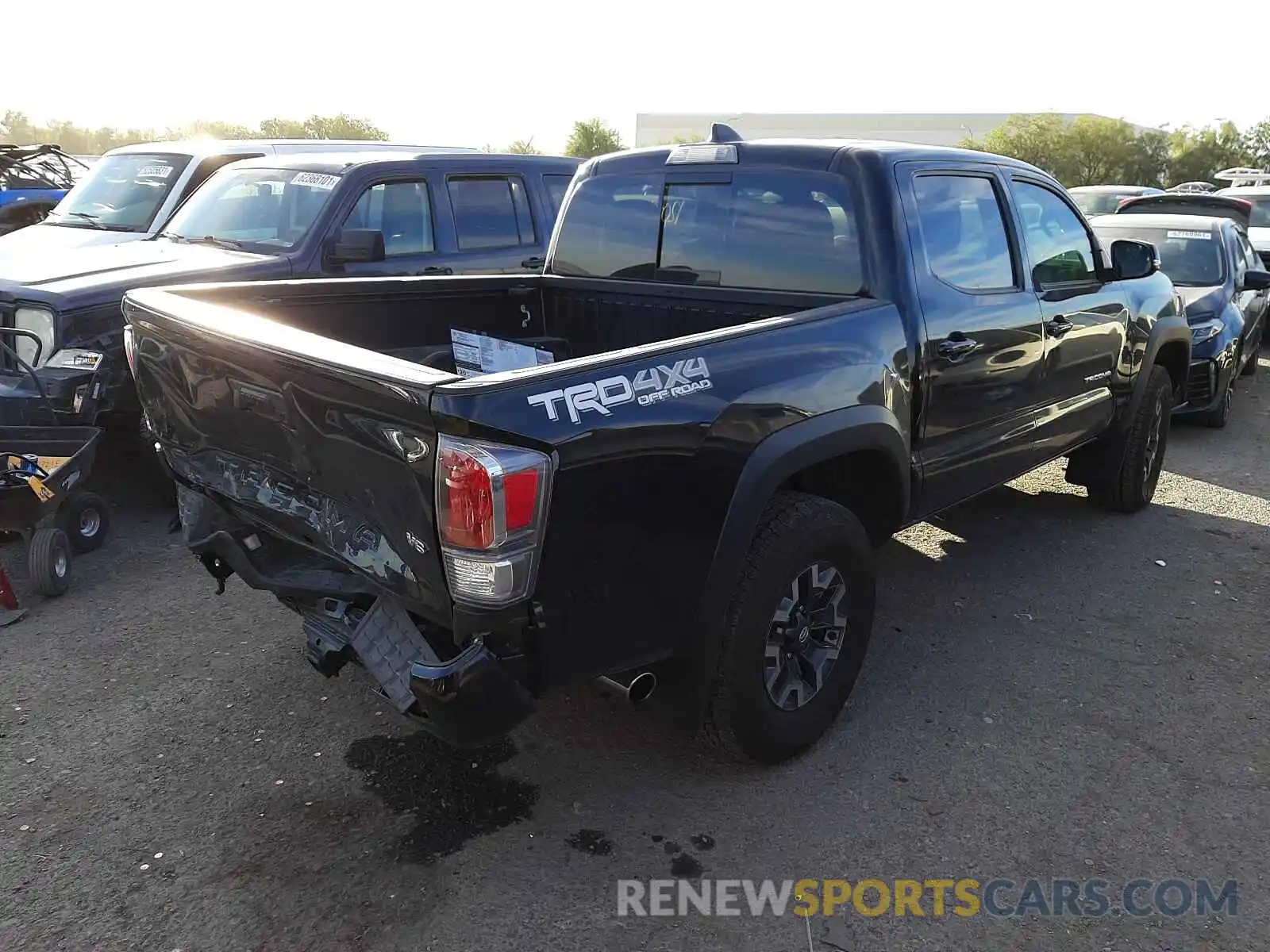 4 Photograph of a damaged car 3TMCZ5AN8MM409103 TOYOTA TACOMA 2021