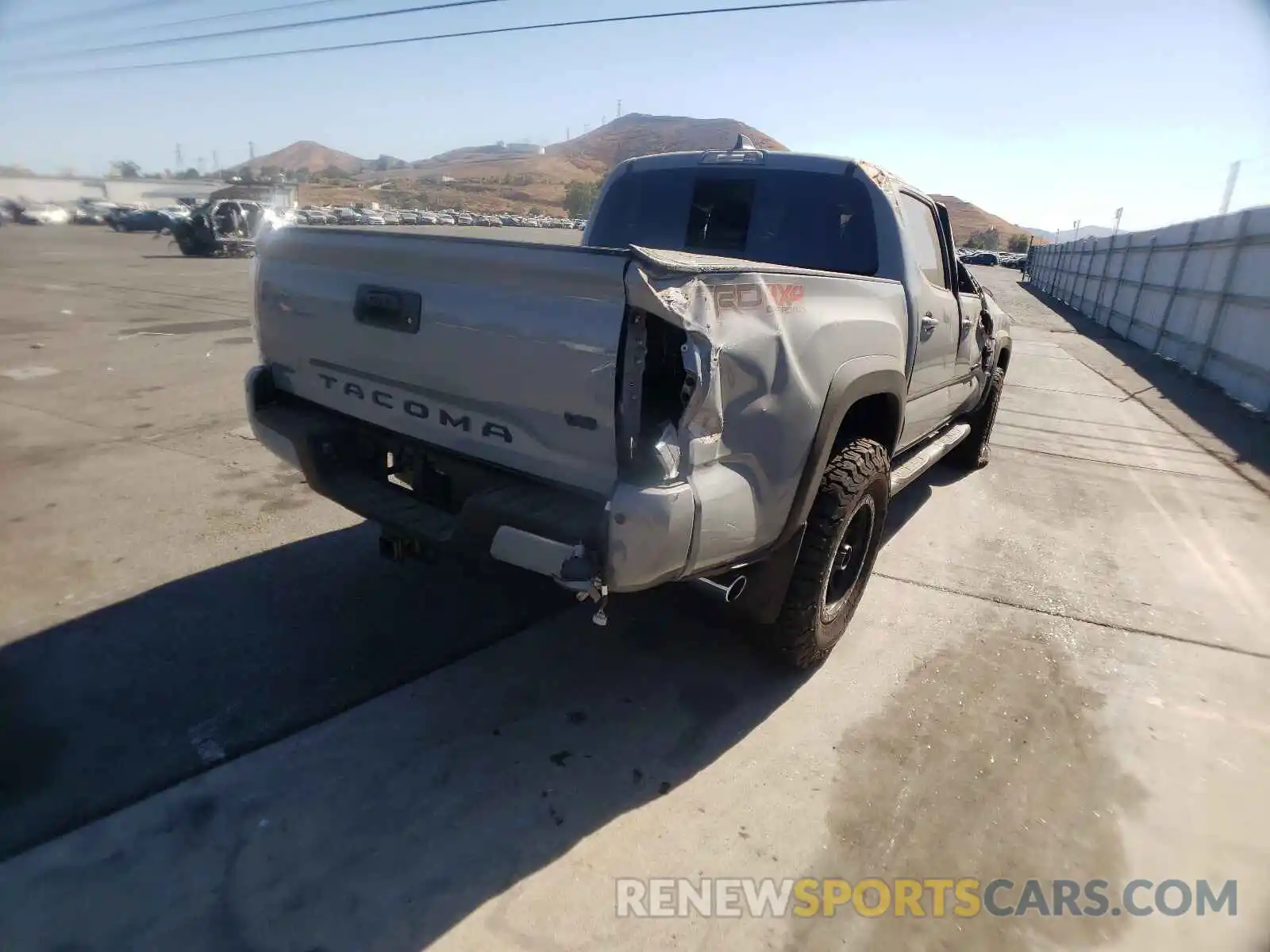 4 Photograph of a damaged car 3TMCZ5AN8MM410686 TOYOTA TACOMA 2021