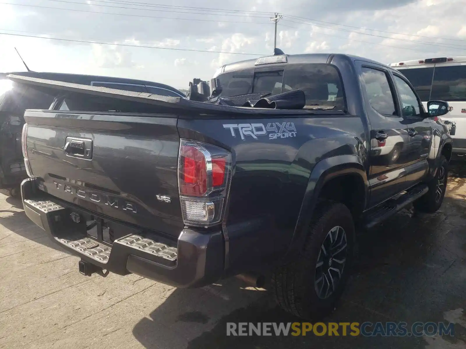 4 Фотография поврежденного автомобиля 3TMCZ5AN8MM413510 TOYOTA TACOMA 2021