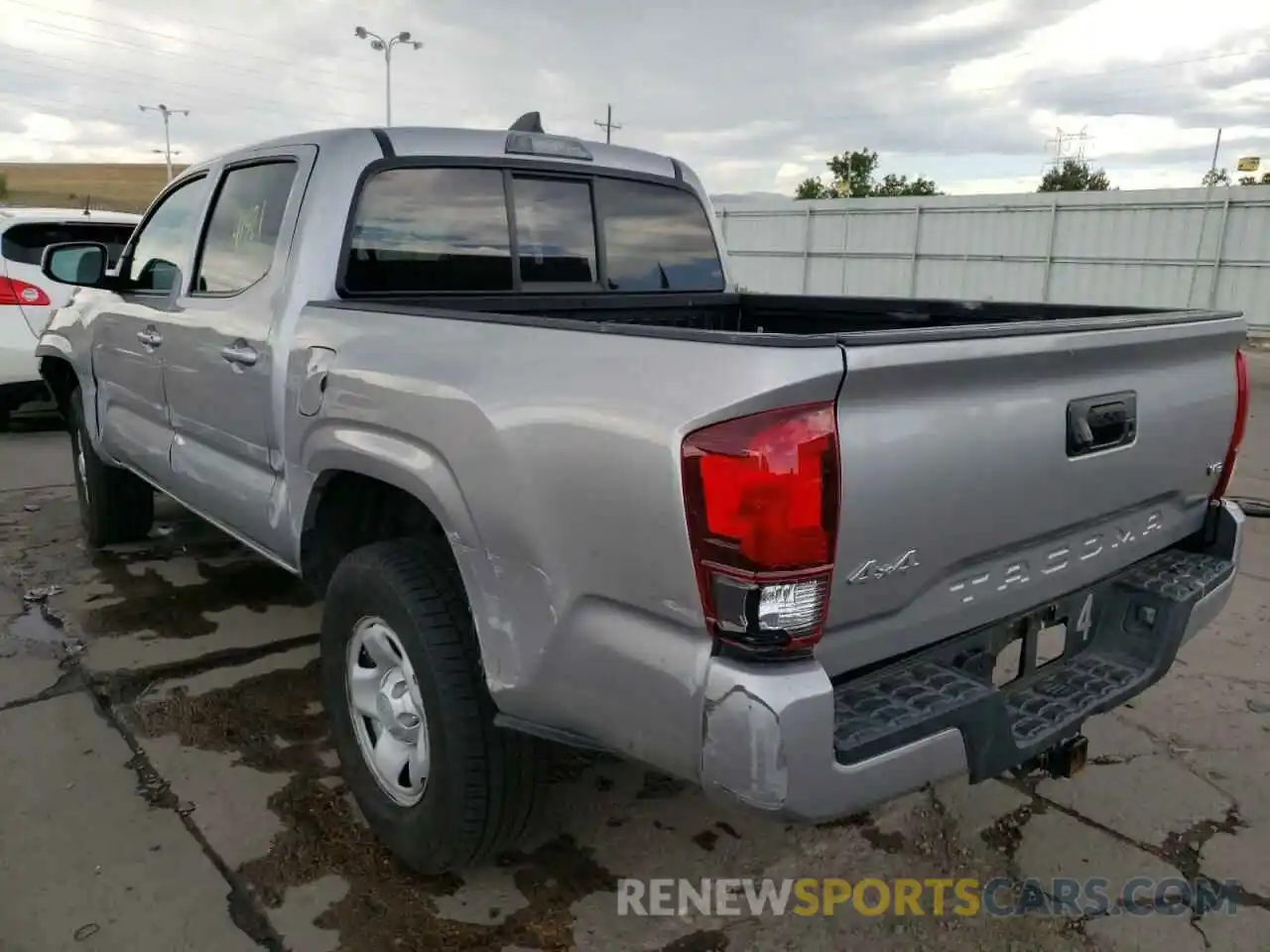 3 Photograph of a damaged car 3TMCZ5AN8MM413992 TOYOTA TACOMA 2021