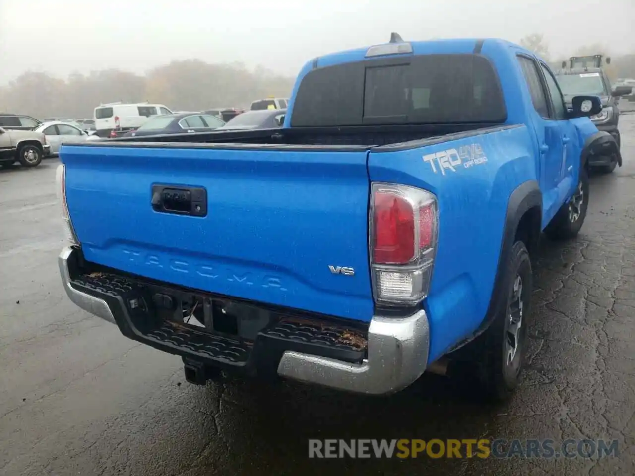 4 Photograph of a damaged car 3TMCZ5AN8MM414365 TOYOTA TACOMA 2021