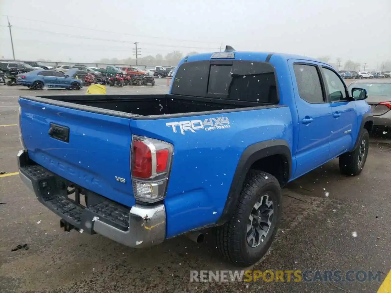 4 Photograph of a damaged car 3TMCZ5AN8MM431053 TOYOTA TACOMA 2021