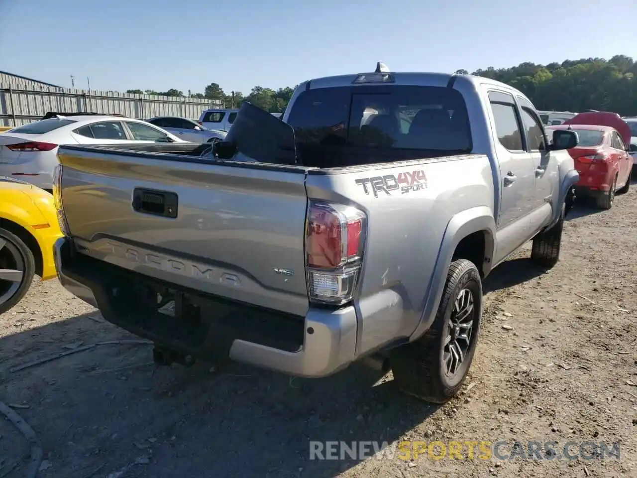 4 Photograph of a damaged car 3TMCZ5AN8MM432851 TOYOTA TACOMA 2021