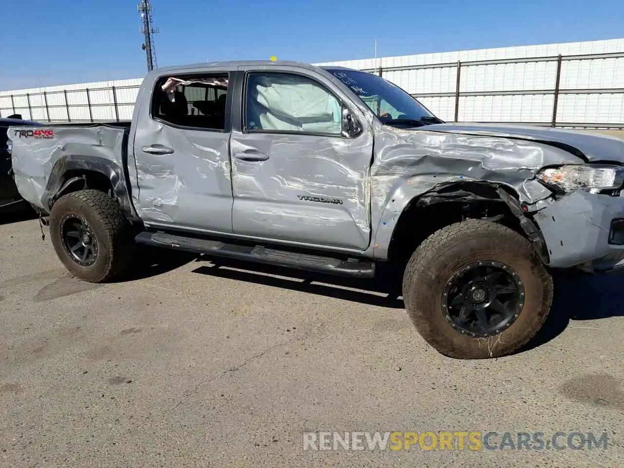 9 Photograph of a damaged car 3TMCZ5AN8MM433806 TOYOTA TACOMA 2021