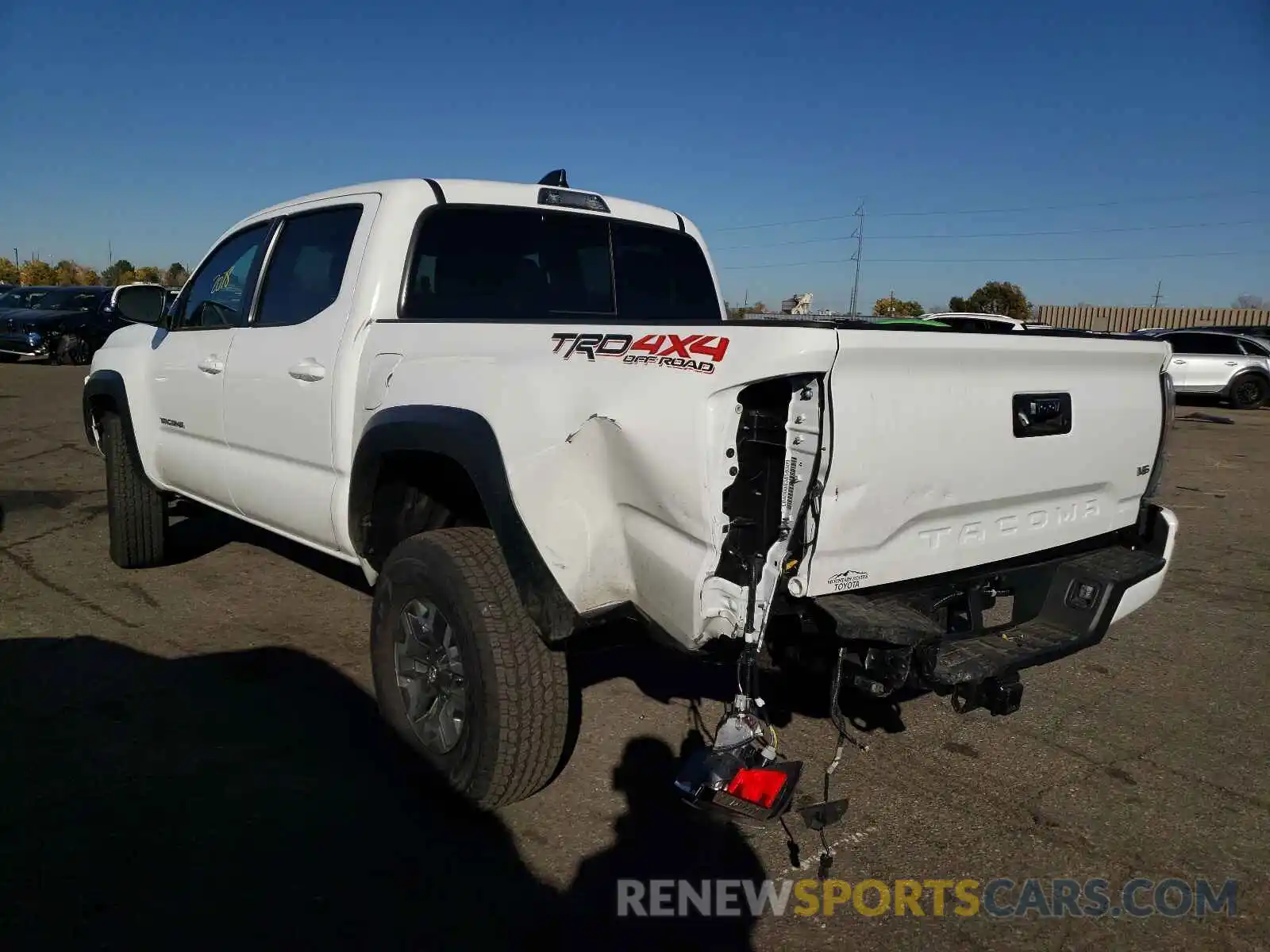 3 Photograph of a damaged car 3TMCZ5AN8MM445051 TOYOTA TACOMA 2021