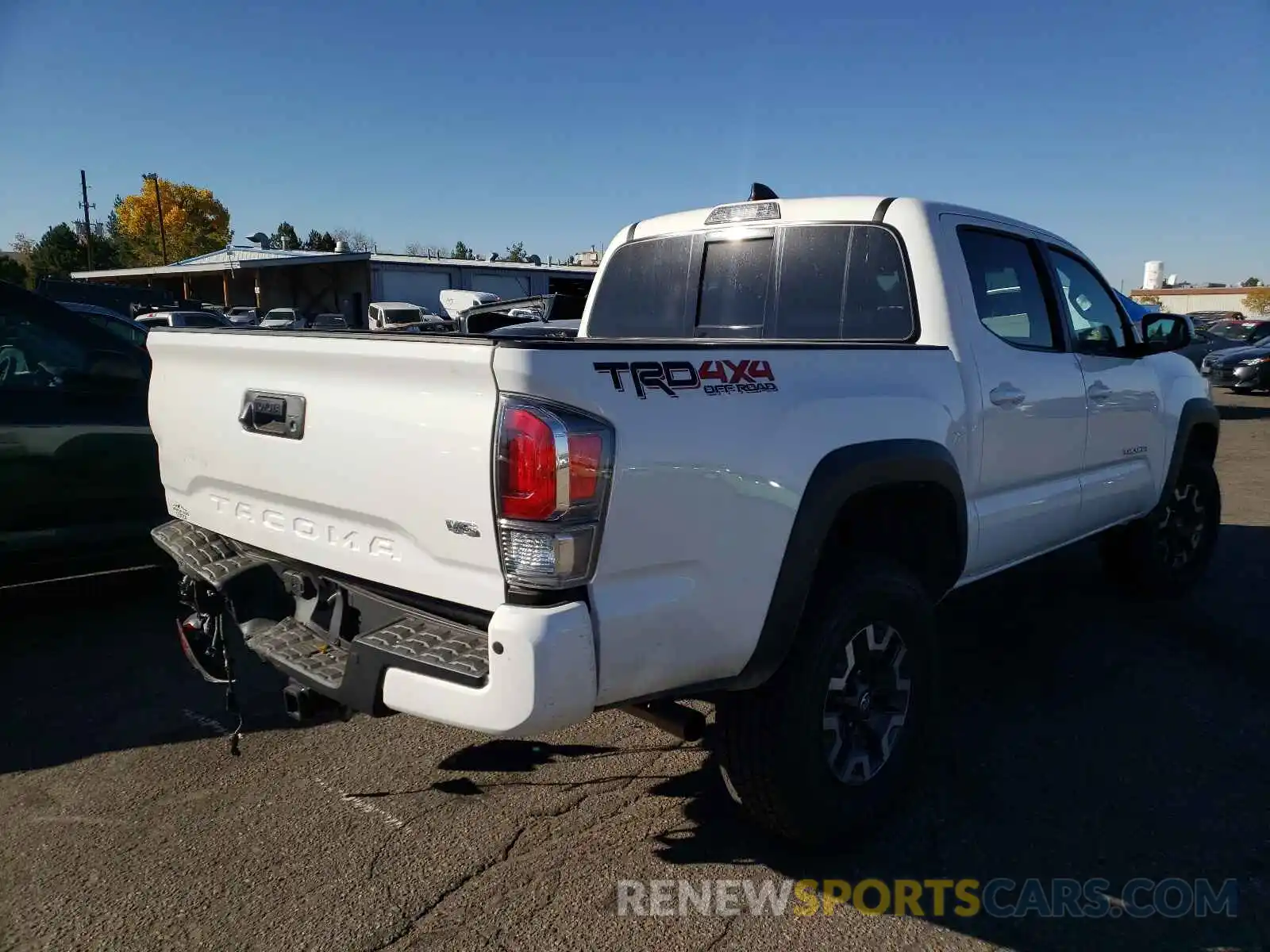 4 Photograph of a damaged car 3TMCZ5AN8MM445051 TOYOTA TACOMA 2021