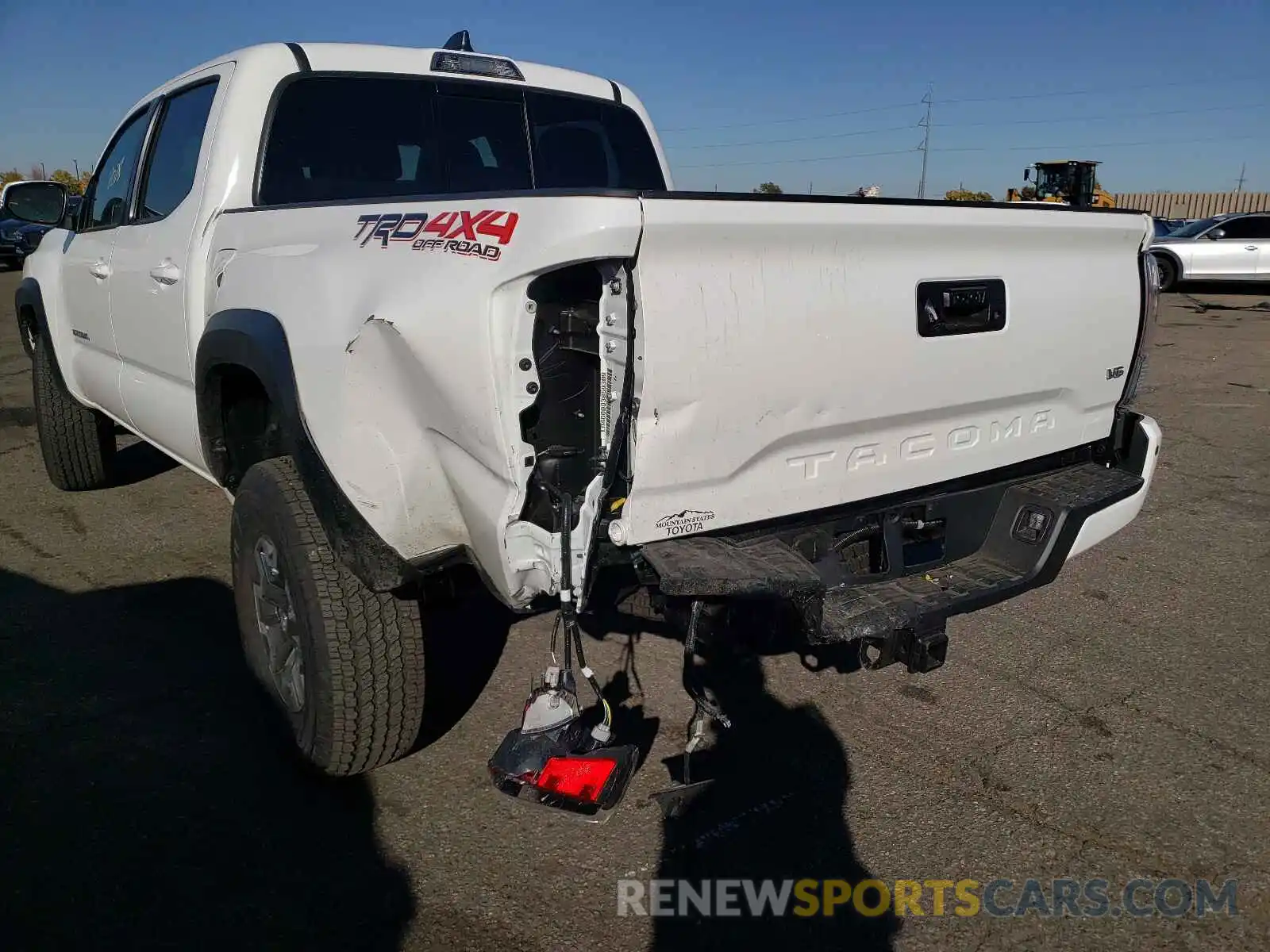 9 Photograph of a damaged car 3TMCZ5AN8MM445051 TOYOTA TACOMA 2021