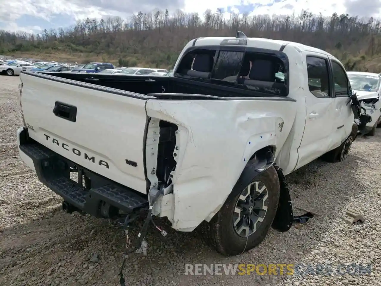 4 Photograph of a damaged car 3TMCZ5AN8MM445602 TOYOTA TACOMA 2021