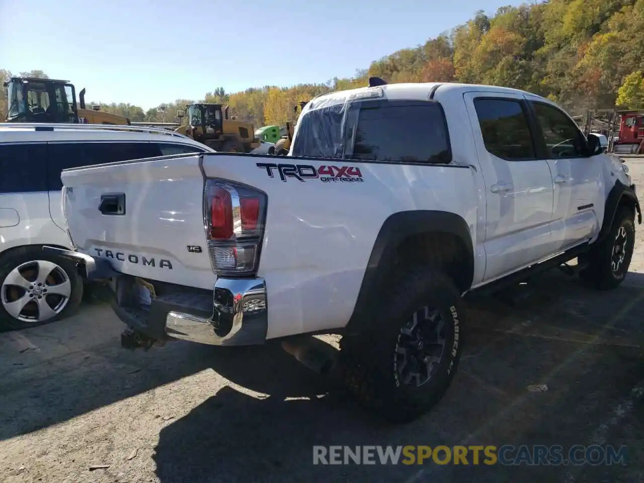 4 Photograph of a damaged car 3TMCZ5AN8MM447981 TOYOTA TACOMA 2021