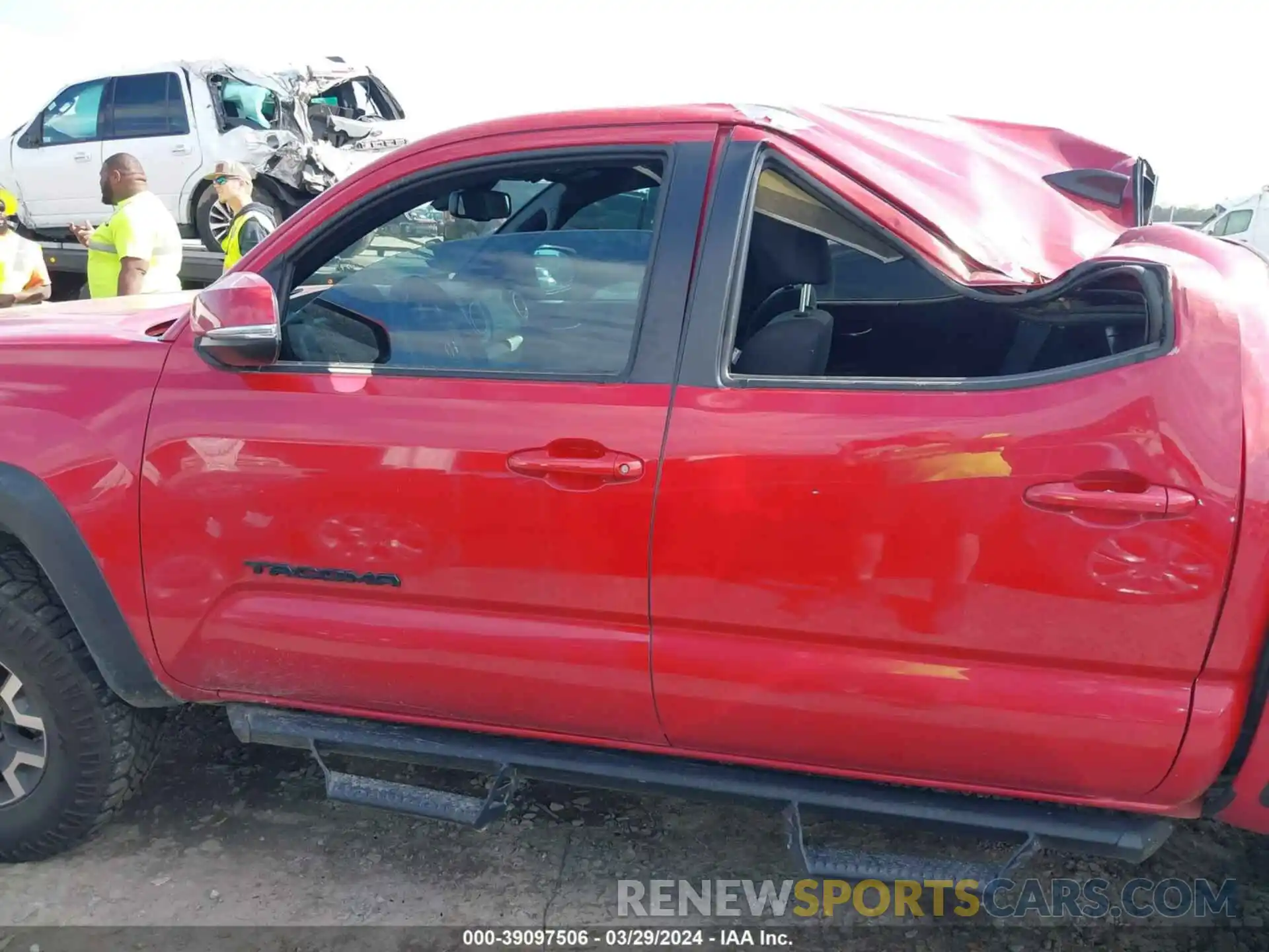 14 Photograph of a damaged car 3TMCZ5AN9MM370232 TOYOTA TACOMA 2021