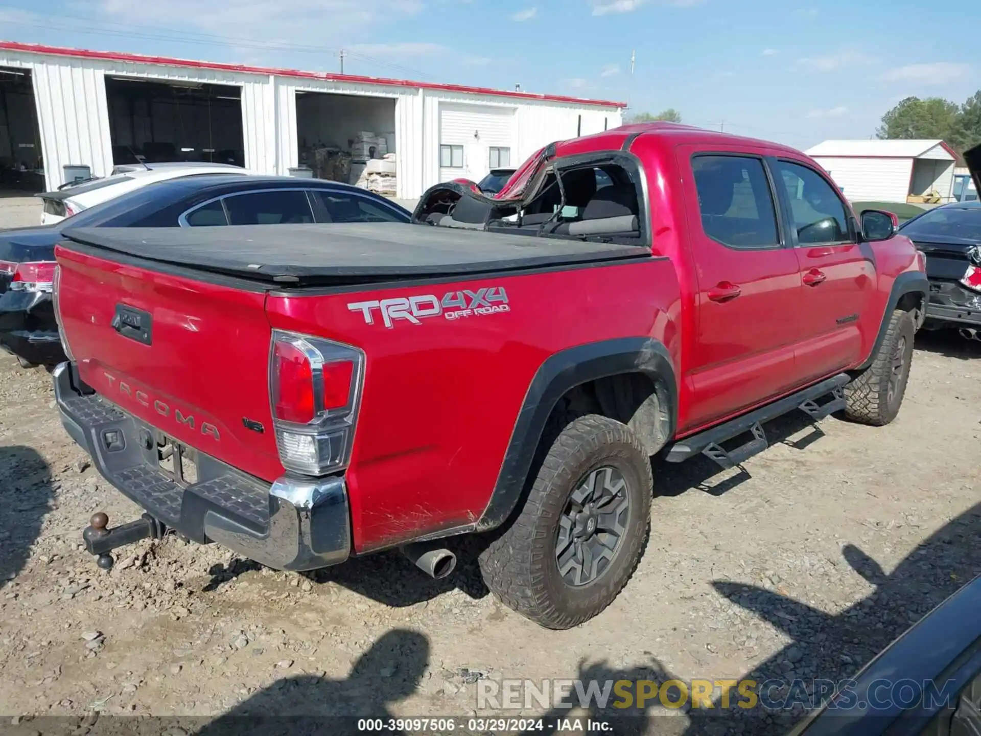 4 Photograph of a damaged car 3TMCZ5AN9MM370232 TOYOTA TACOMA 2021