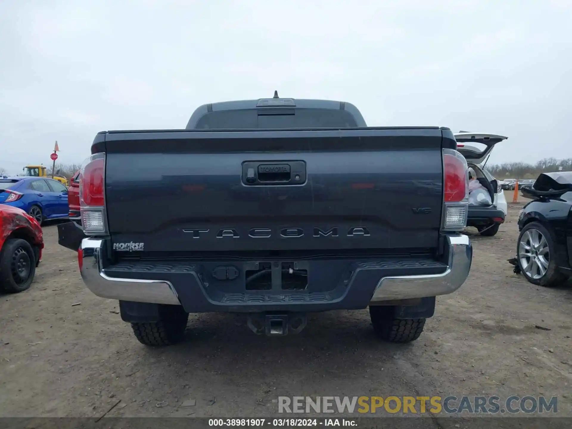 17 Photograph of a damaged car 3TMCZ5AN9MM395941 TOYOTA TACOMA 2021