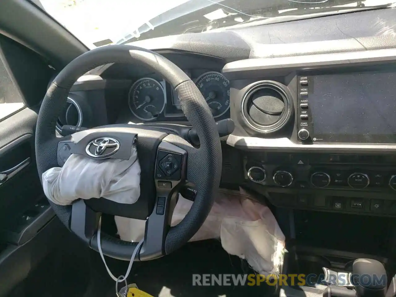 9 Photograph of a damaged car 3TMCZ5AN9MM400975 TOYOTA TACOMA 2021