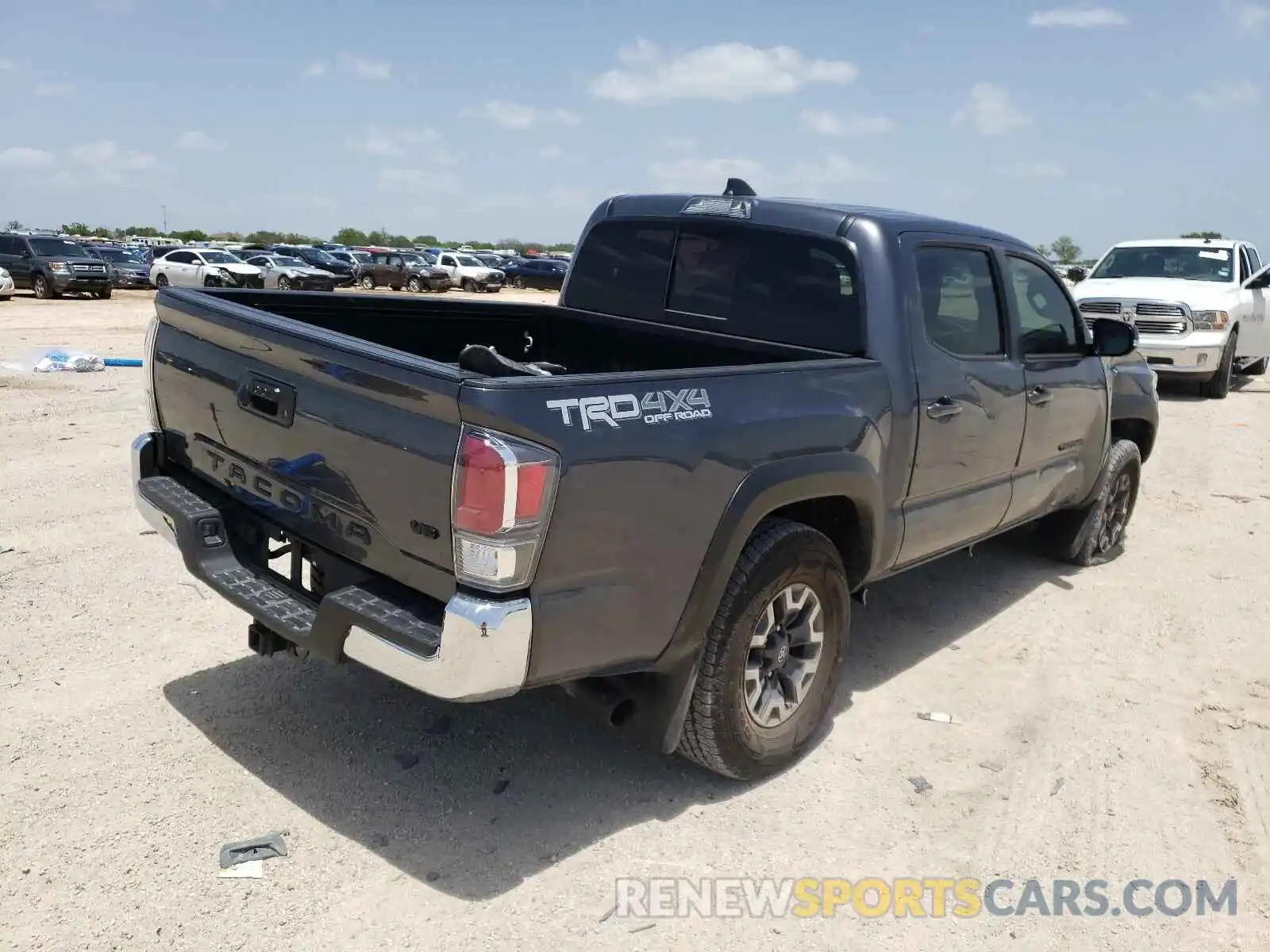 4 Photograph of a damaged car 3TMCZ5AN9MM406369 TOYOTA TACOMA 2021