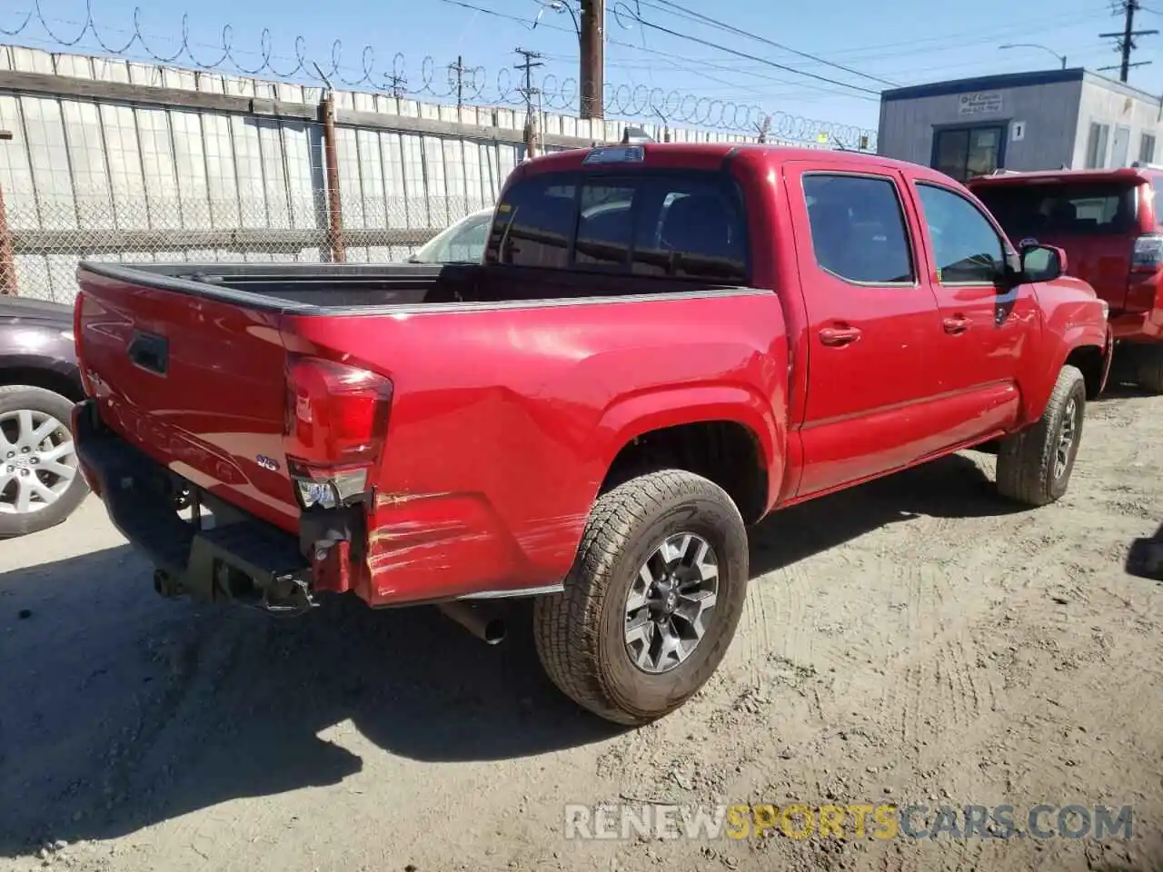 4 Photograph of a damaged car 3TMCZ5AN9MM411796 TOYOTA TACOMA 2021