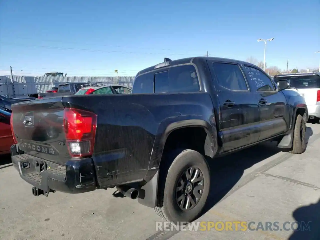 4 Photograph of a damaged car 3TMCZ5AN9MM431546 TOYOTA TACOMA 2021