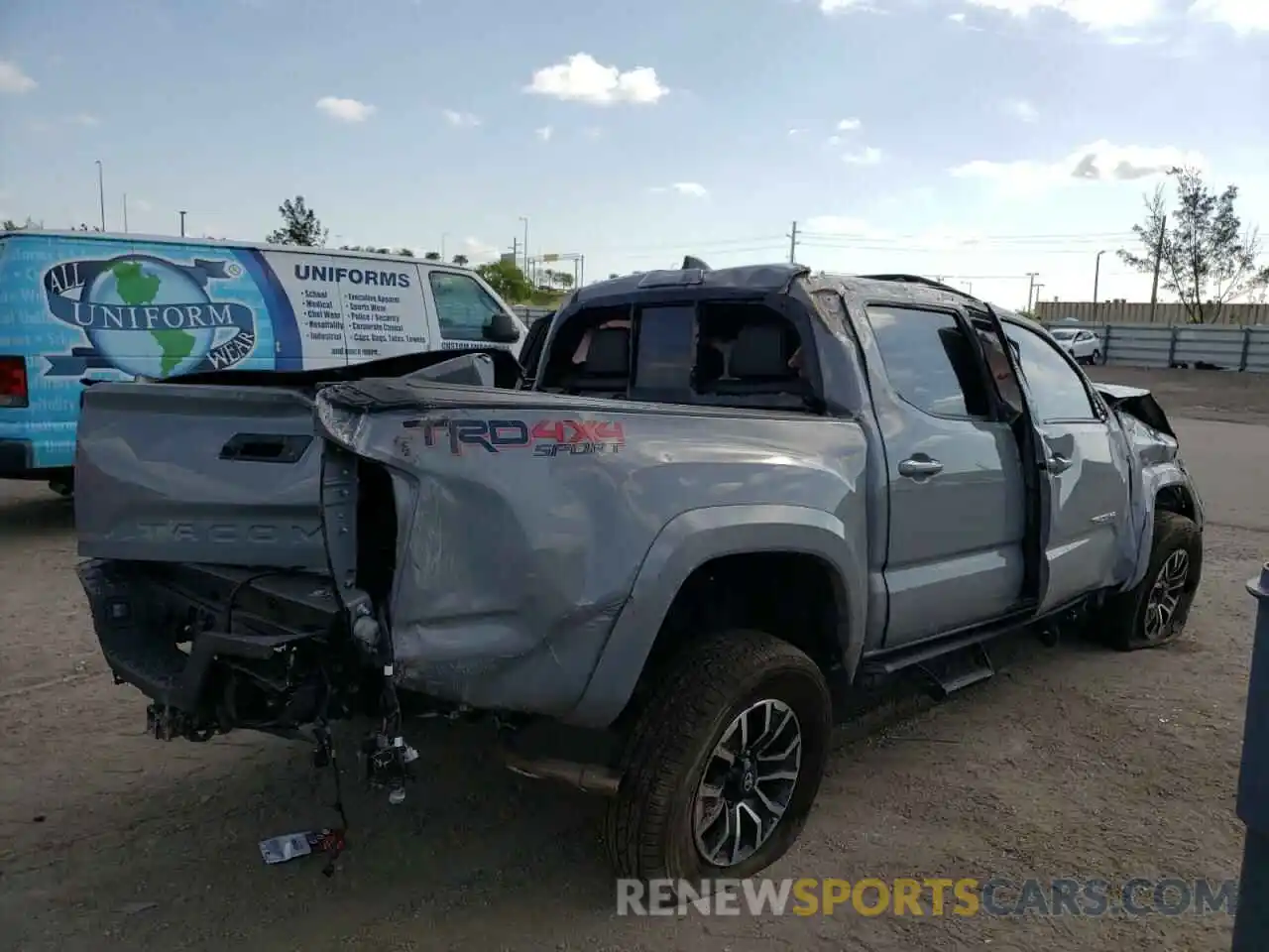 4 Photograph of a damaged car 3TMCZ5AN9MM435371 TOYOTA TACOMA 2021