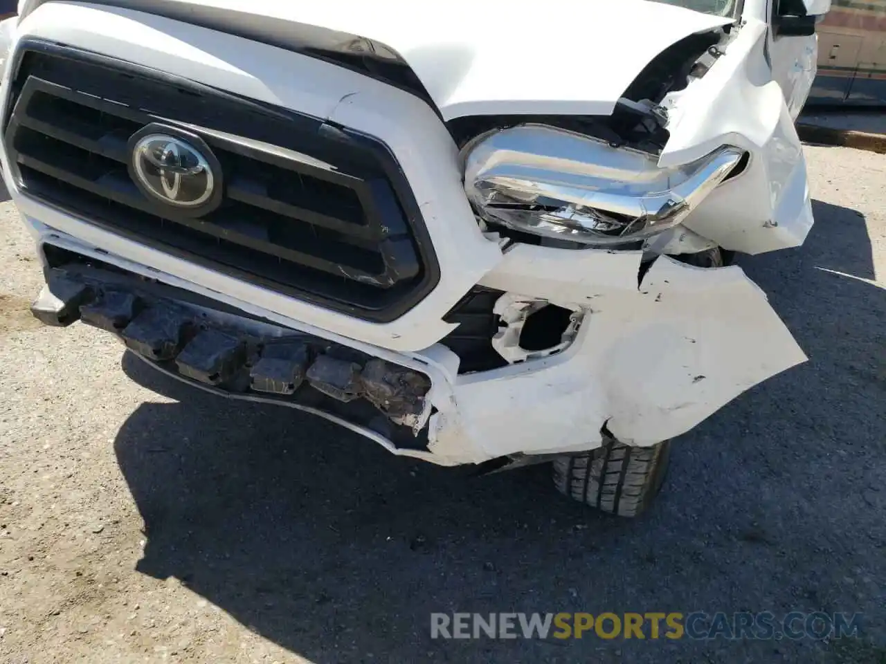 9 Photograph of a damaged car 3TMCZ5AN9MM452381 TOYOTA TACOMA 2021