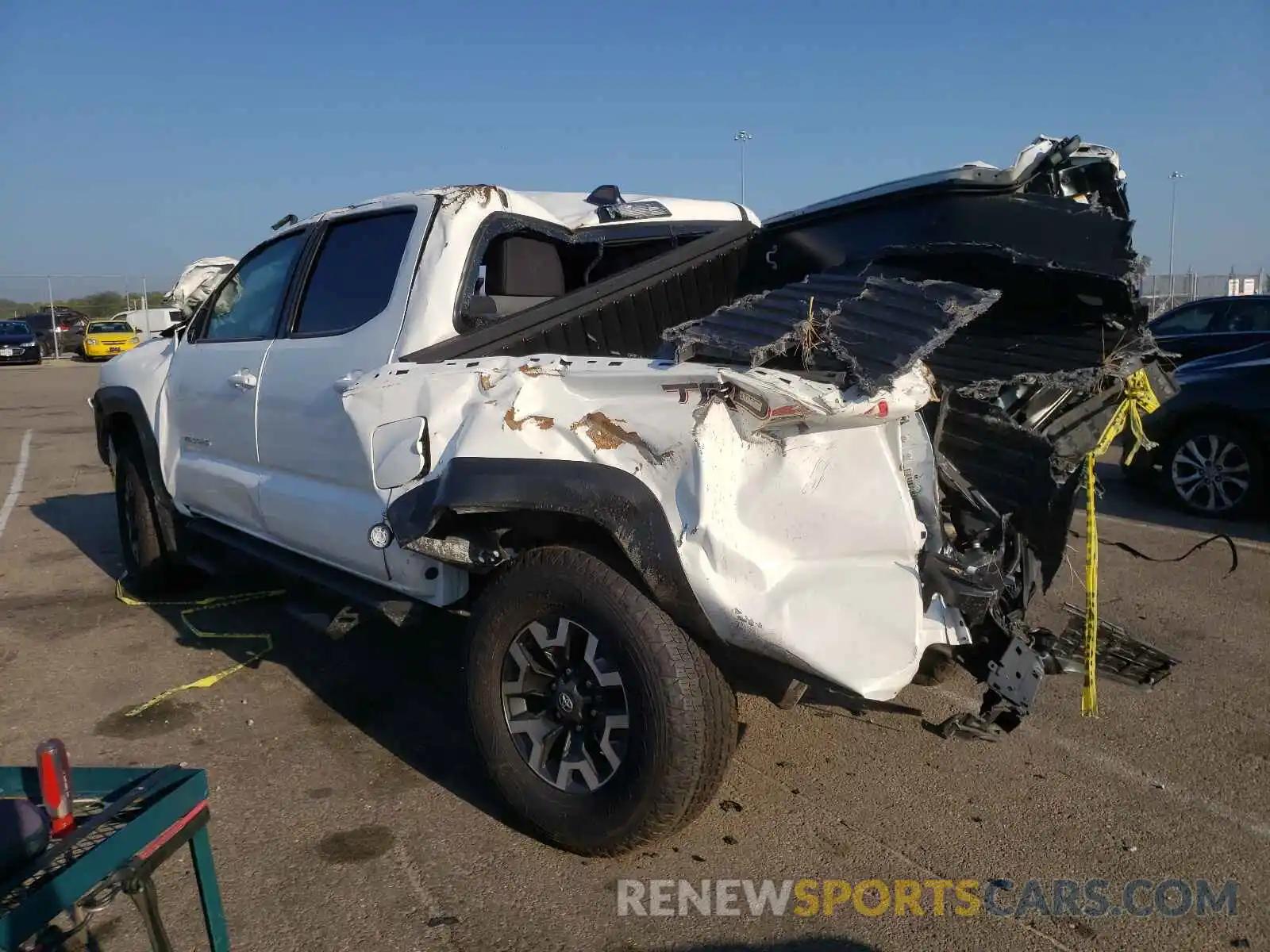 3 Photograph of a damaged car 3TMCZ5ANXMM374158 TOYOTA TACOMA 2021