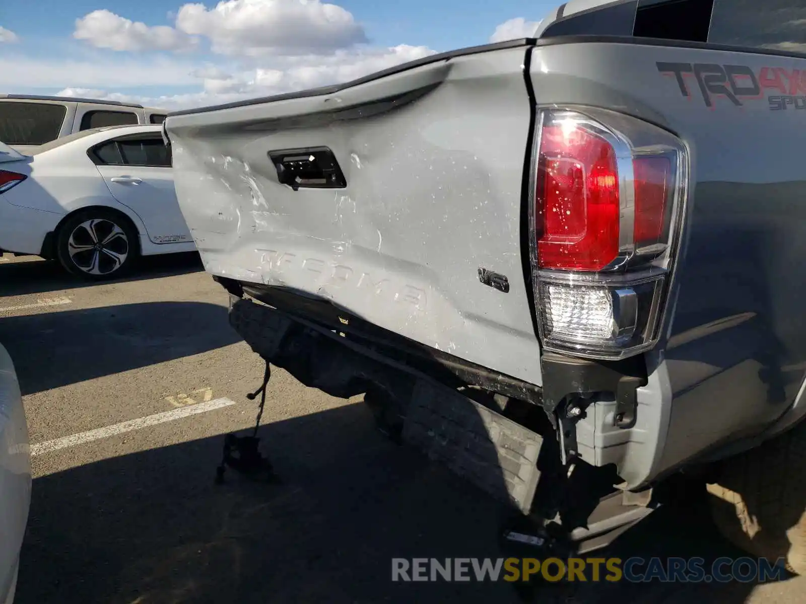 9 Photograph of a damaged car 3TMCZ5ANXMM386990 TOYOTA TACOMA 2021