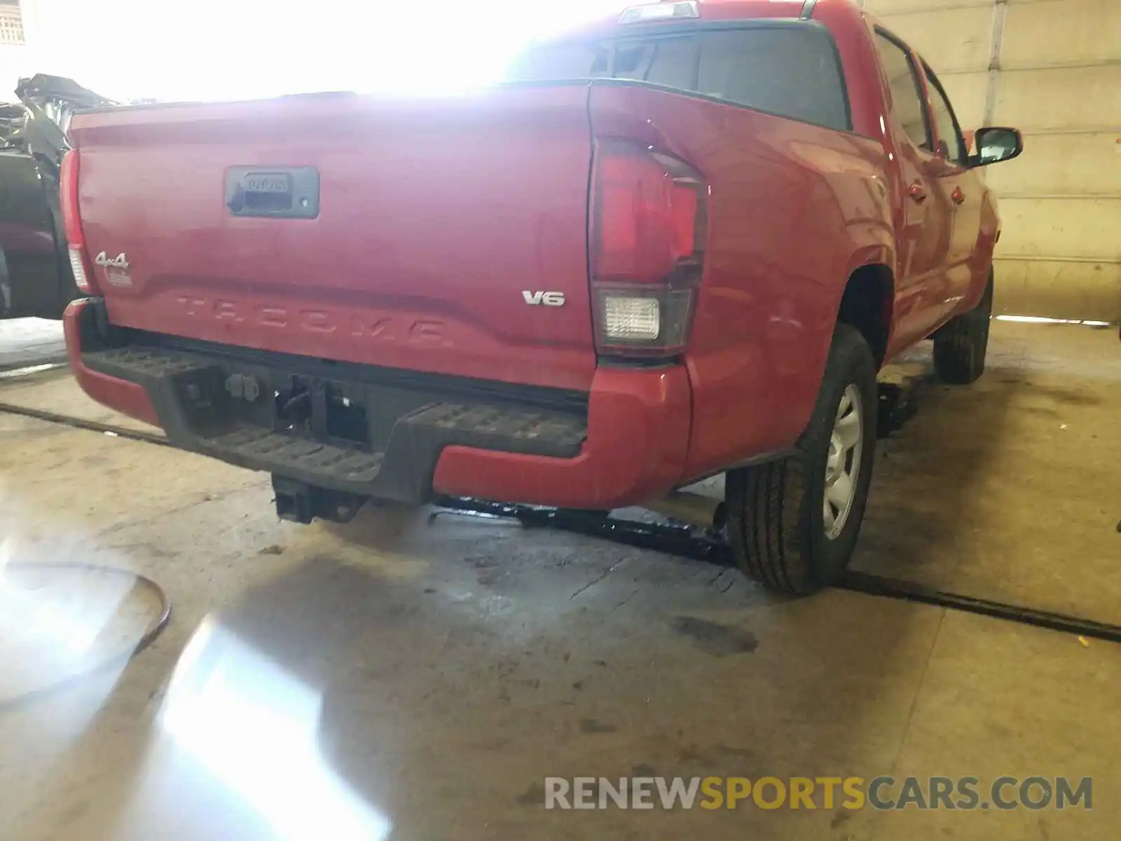 4 Photograph of a damaged car 3TMCZ5ANXMM391851 TOYOTA TACOMA 2021